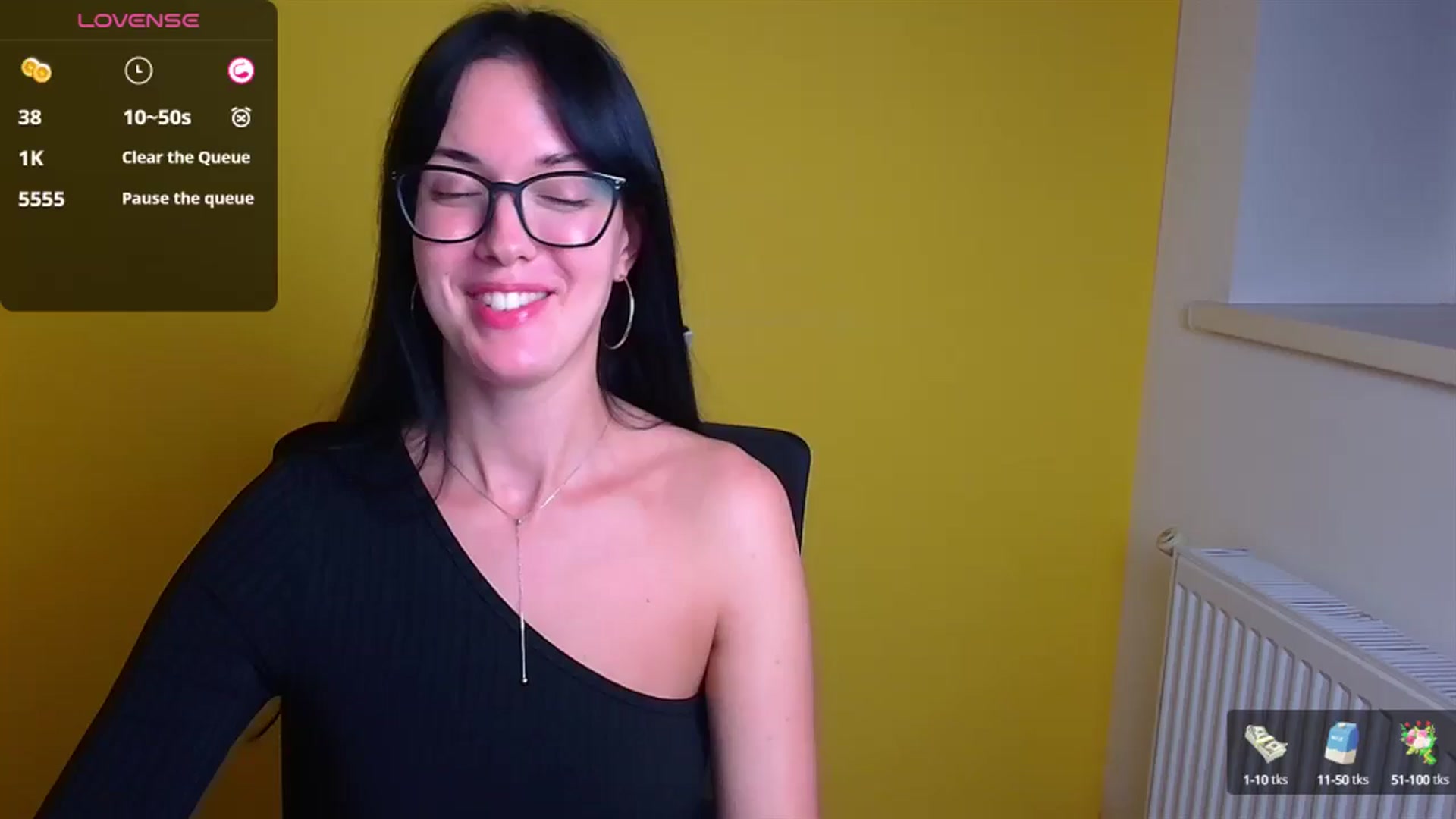 Gallery image thumbnail from Black_Red's myfreecams stream on, 10/11/2024, 15:08 image 1 of 20