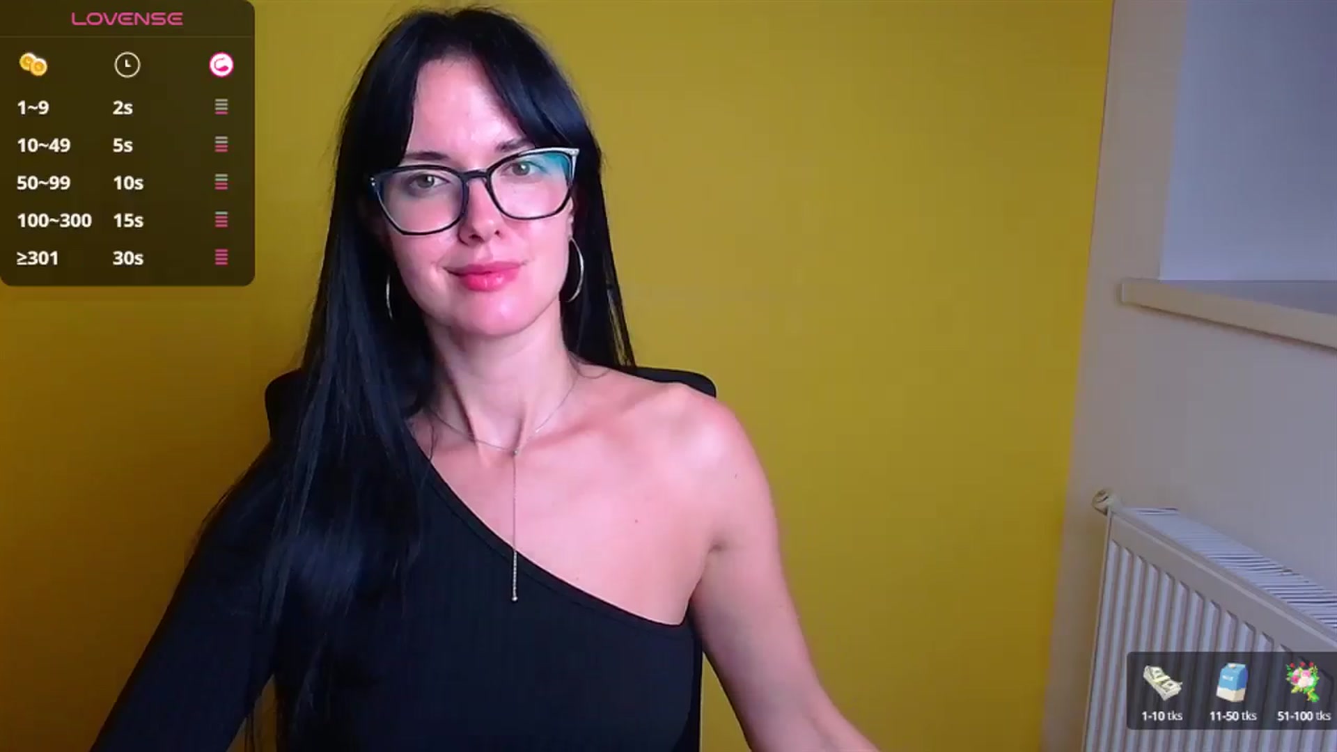 Gallery image thumbnail from Black_Red's myfreecams stream on, 10/11/2024, 16:28 image 8 of 20