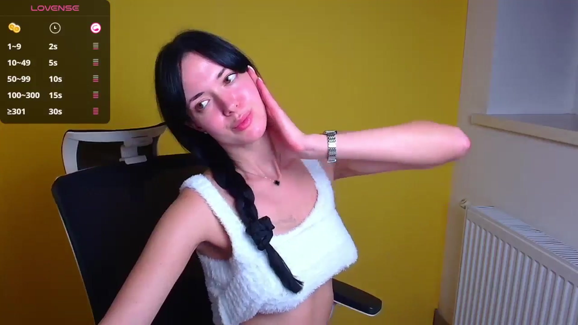 Gallery image thumbnail from Black_Red's myfreecams stream on, 10/13/2024, 10:53 image 17 of 20