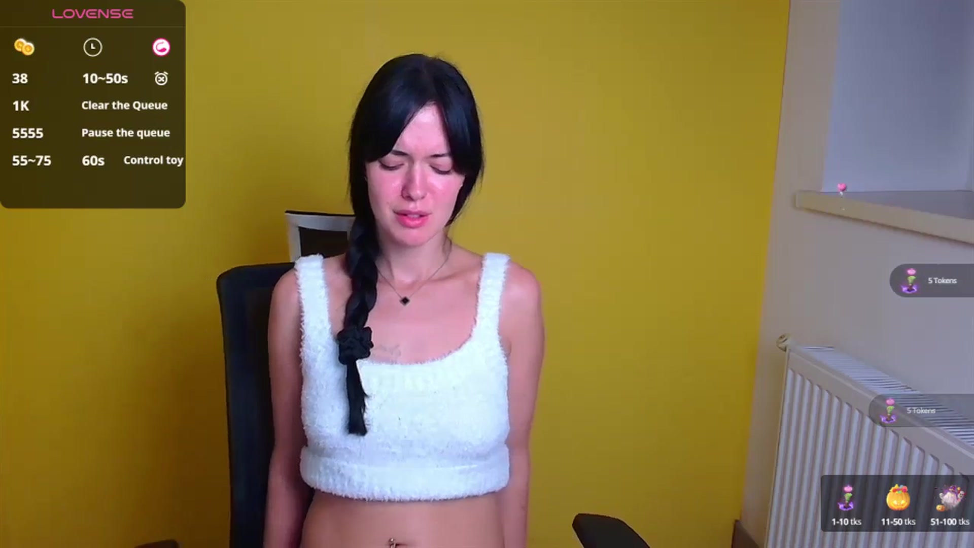 Gallery image thumbnail from Black_Red's myfreecams stream on, 10/13/2024, 10:53 image 14 of 20