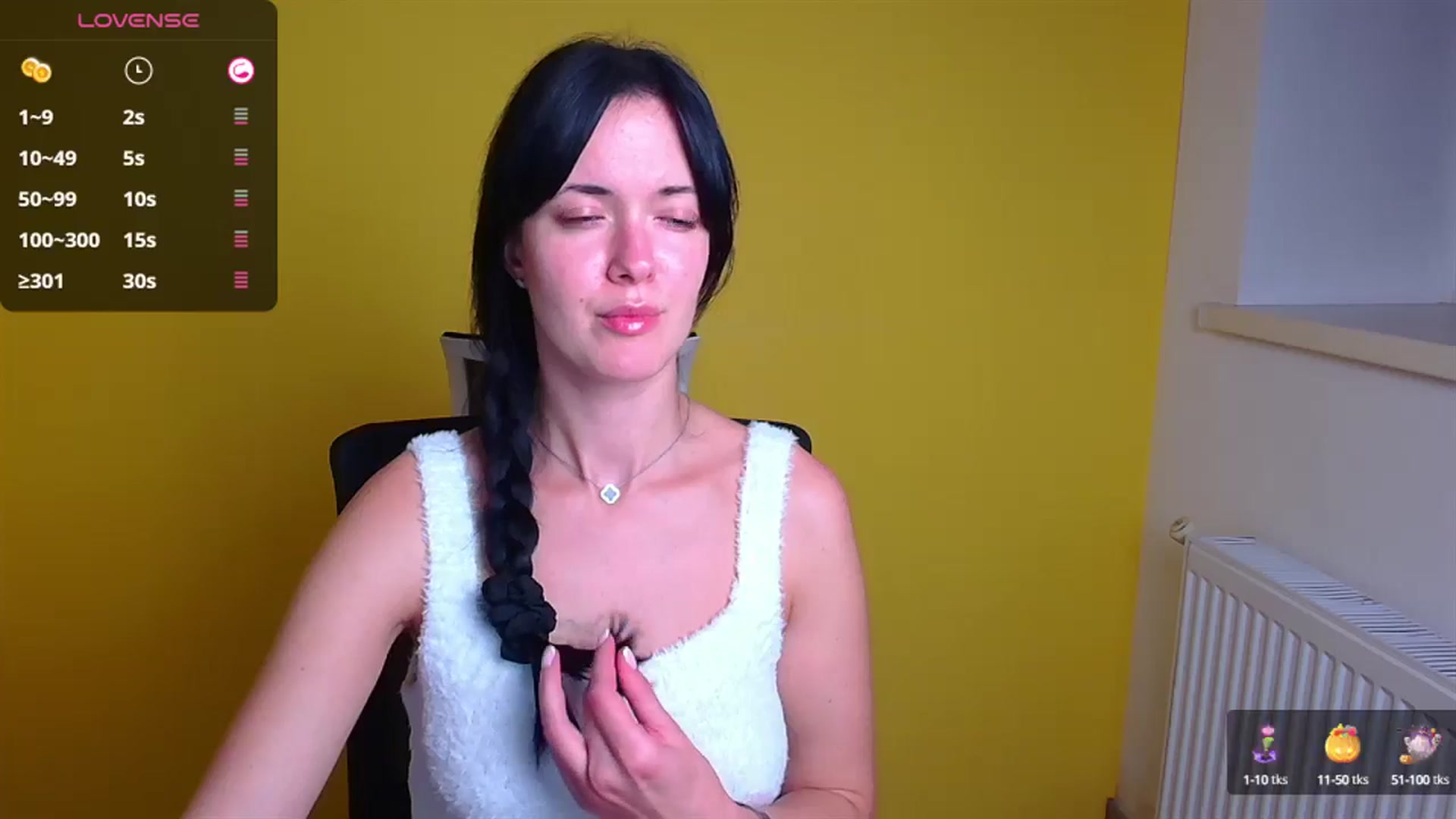 Gallery image thumbnail from Black_Red's myfreecams stream on, 10/13/2024, 13:53 image 18 of 20