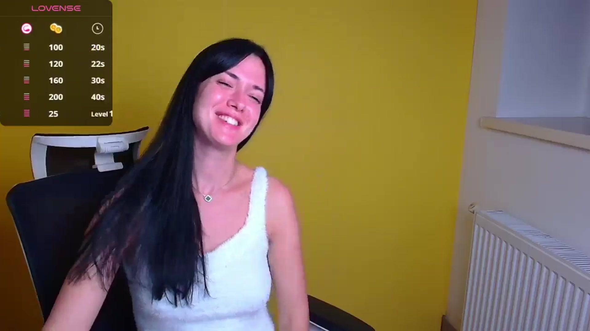 Gallery image thumbnail from Black_Red's myfreecams stream on, 10/13/2024, 14:40 image 16 of 20