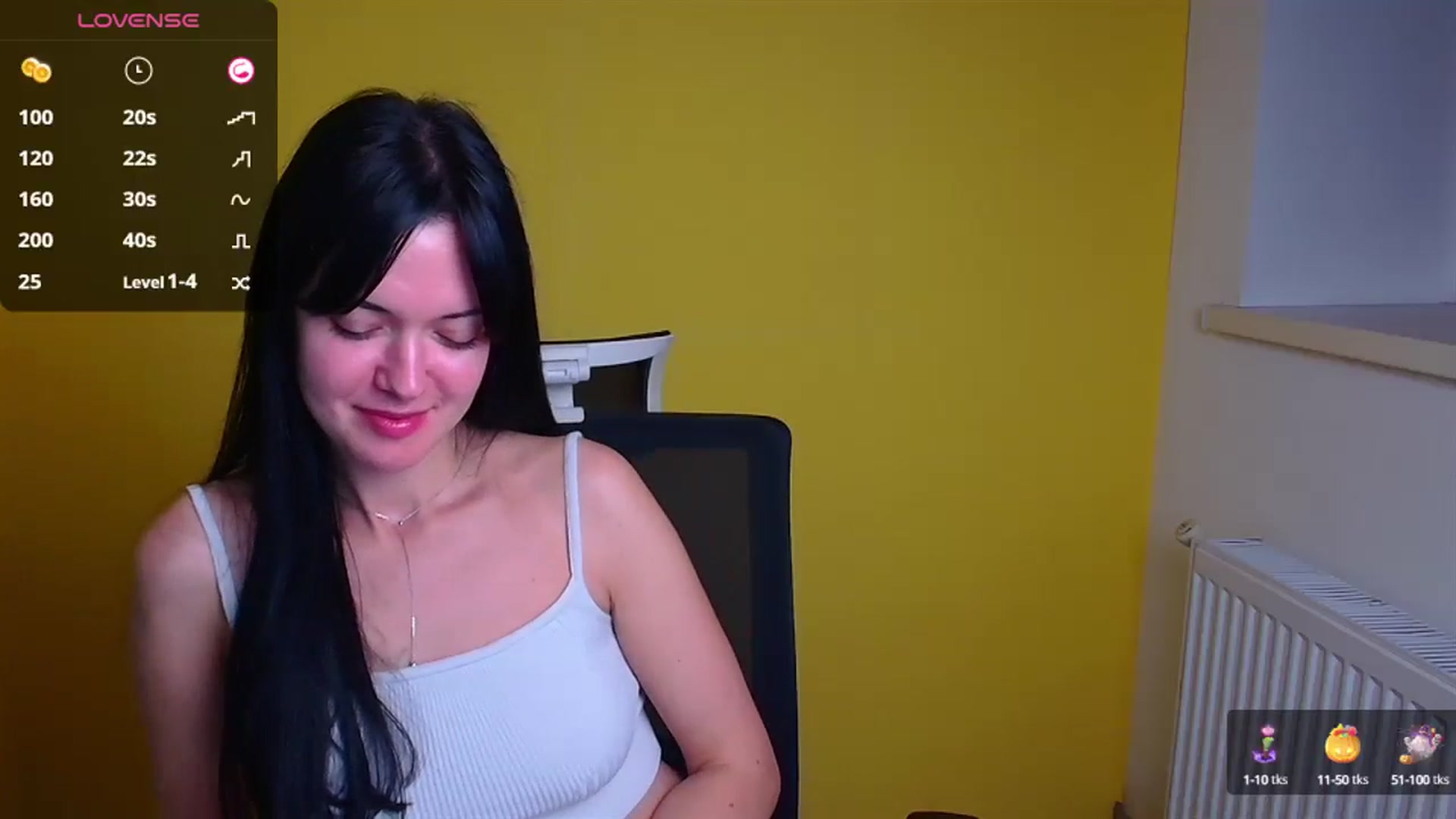 Gallery image thumbnail from Black_Red's myfreecams stream on, 10/14/2024, 19:13 image 14 of 20