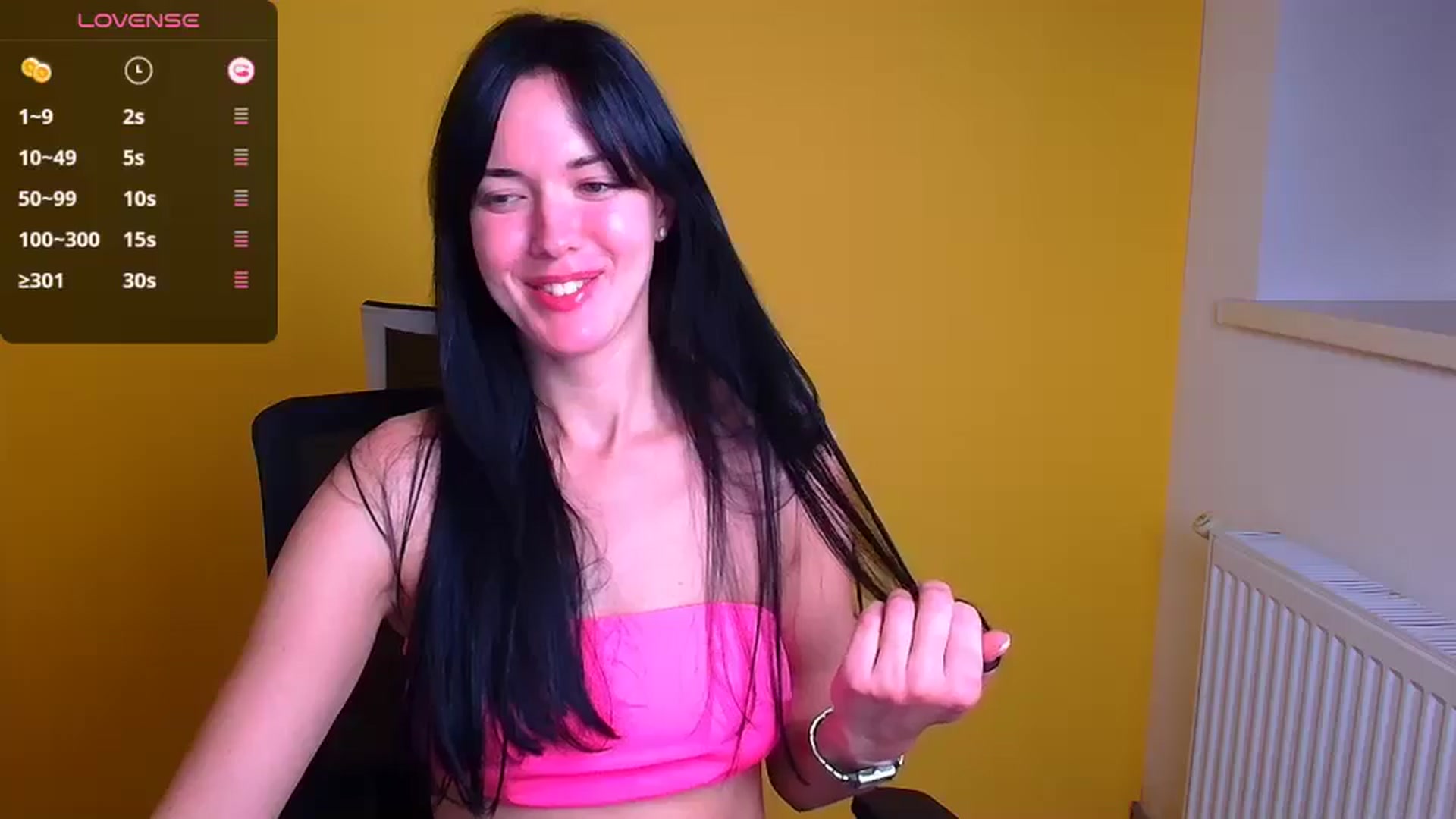 Gallery image thumbnail from Black_Red's myfreecams stream on, 10/16/2024, 18:31 image 15 of 20