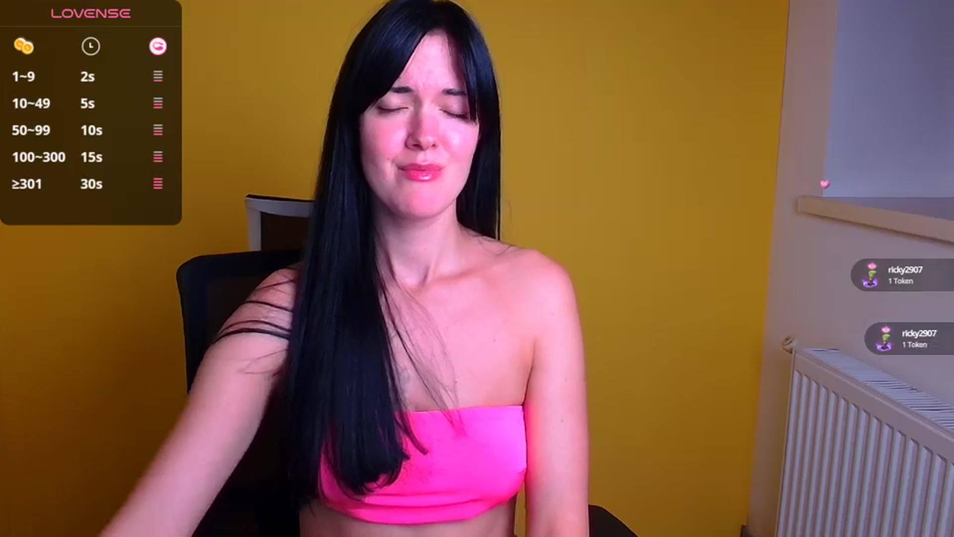 Gallery image thumbnail from Black_Red's myfreecams stream on, 10/16/2024, 18:31 image 17 of 20
