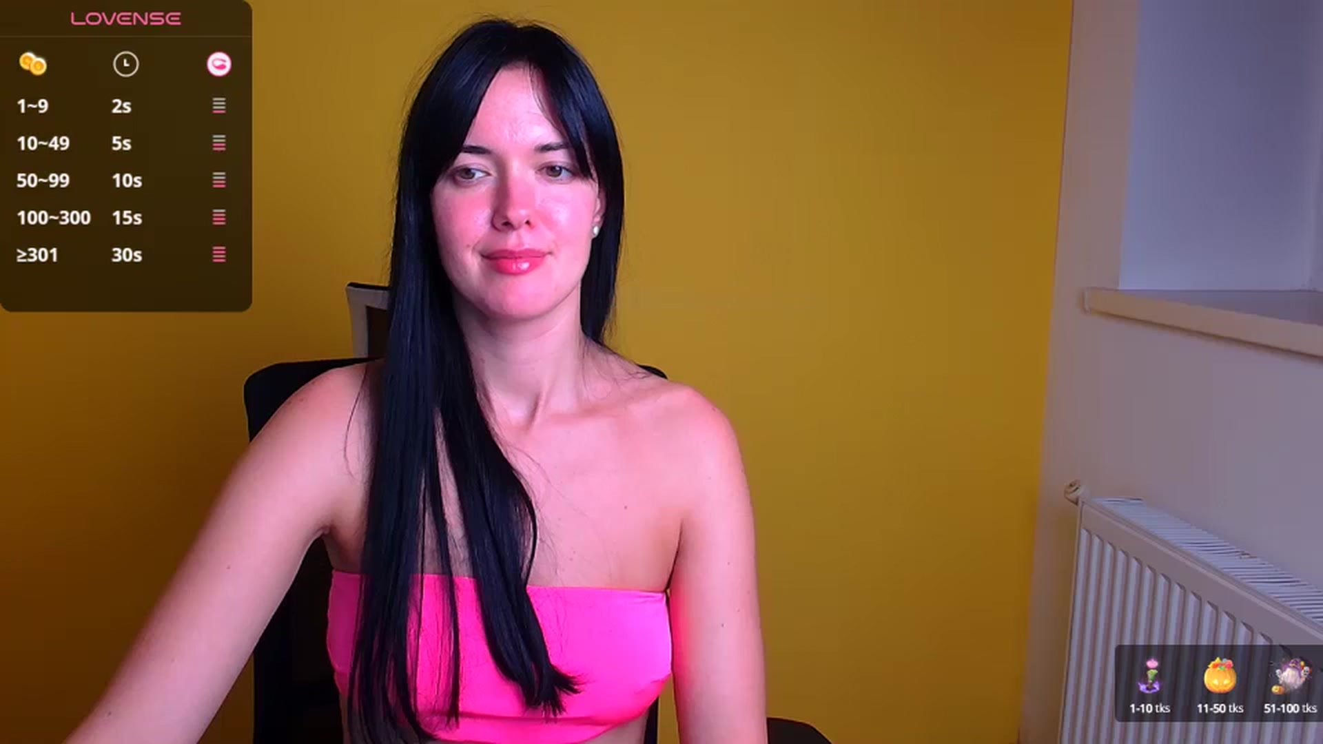 Gallery image thumbnail from Black_Red's myfreecams stream on, 10/16/2024, 18:31 image 13 of 20