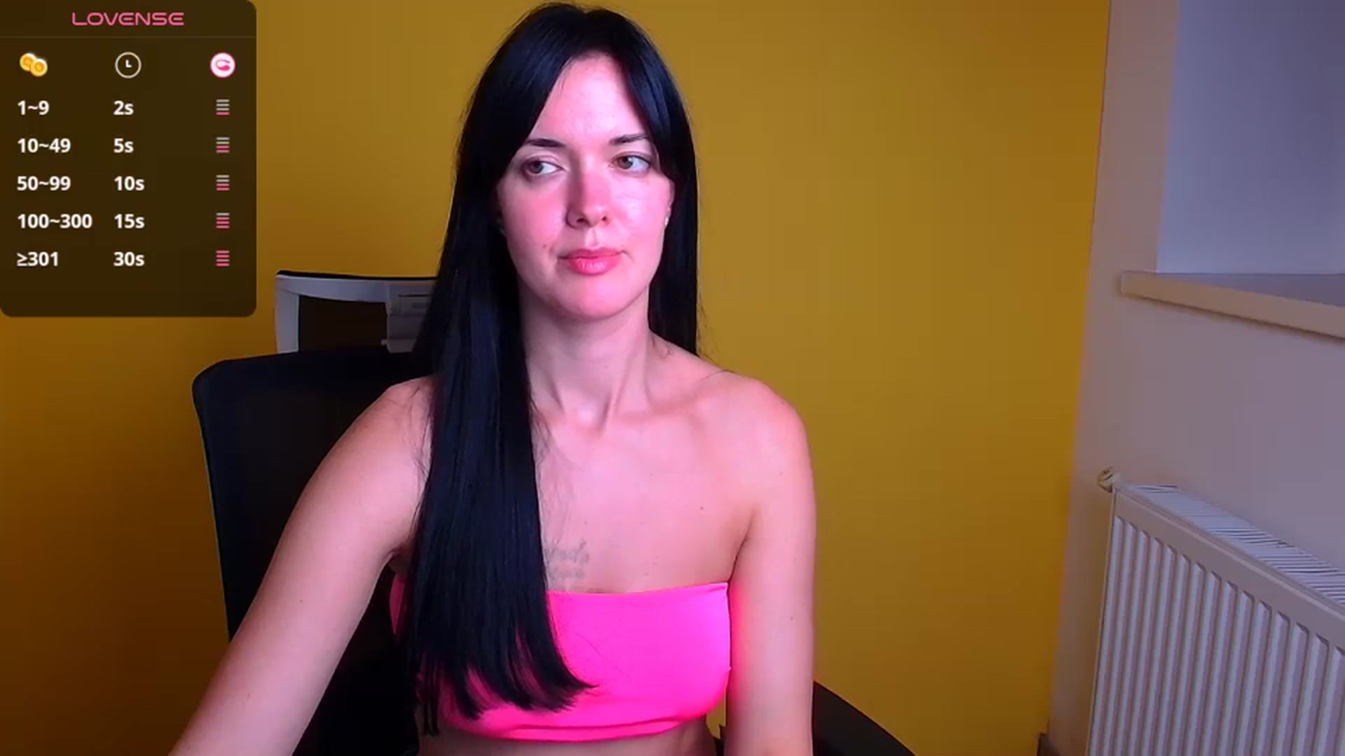 Gallery image thumbnail from Black_Red's myfreecams stream on, 10/16/2024, 20:08 image 19 of 20