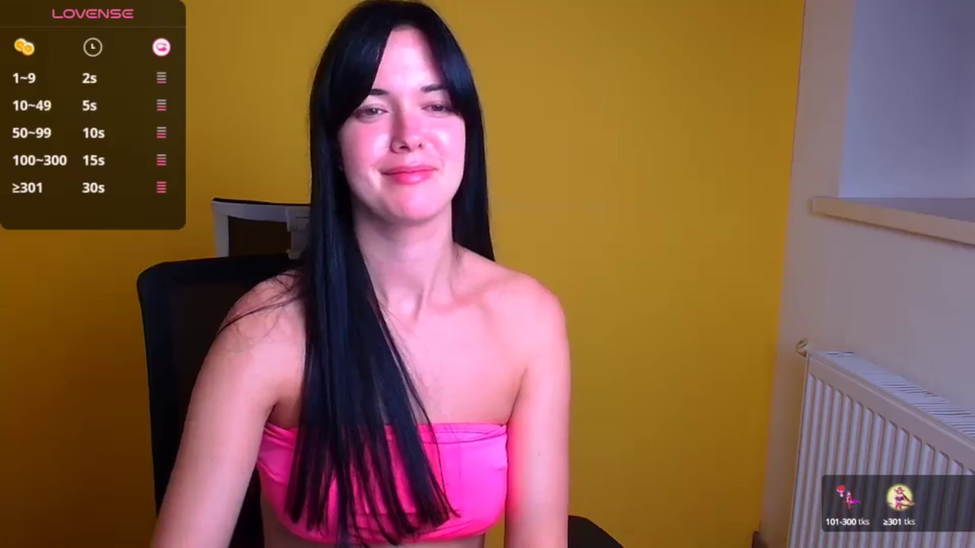 Gallery image thumbnail from Black_Red's myfreecams stream on, 10/16/2024, 20:44 image 12 of 20