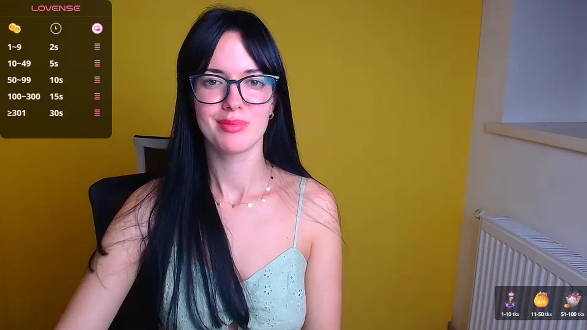Gallery image thumbnail from Black_Red's myfreecams stream on, 10/19/2024, 09:03 image 4 of 20
