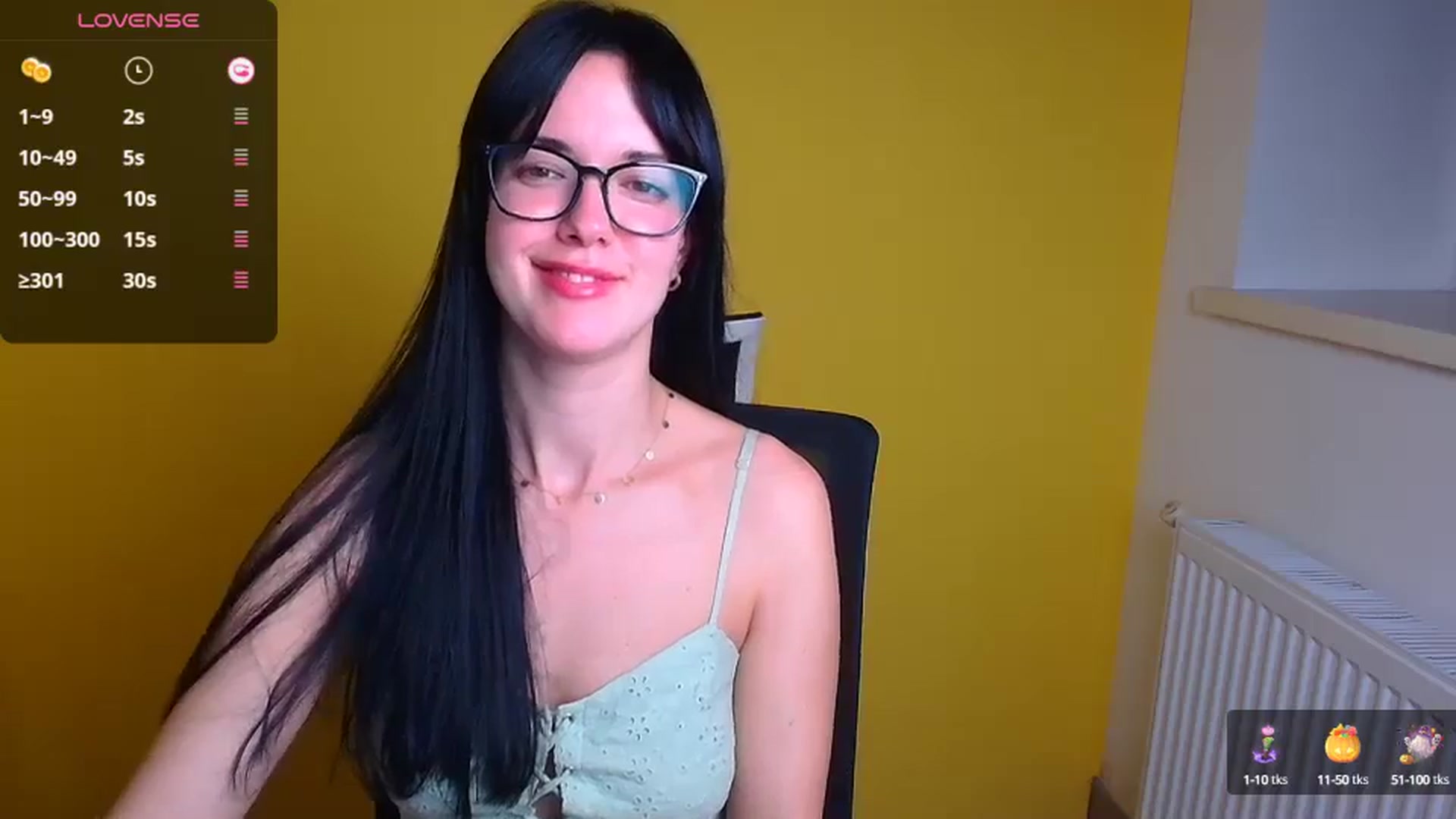 Gallery image thumbnail from Black_Red's myfreecams stream on, 10/19/2024, 09:03 image 15 of 20