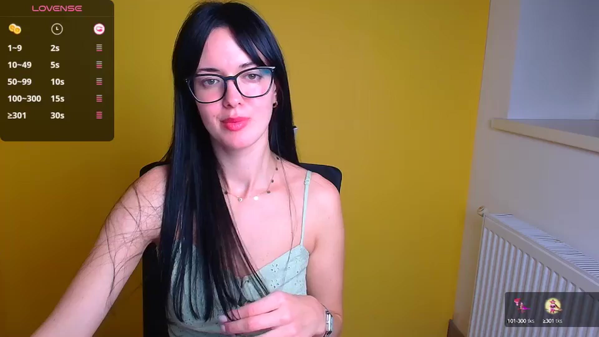 Gallery image thumbnail from Black_Red's myfreecams stream on, 10/19/2024, 09:03 image 11 of 20