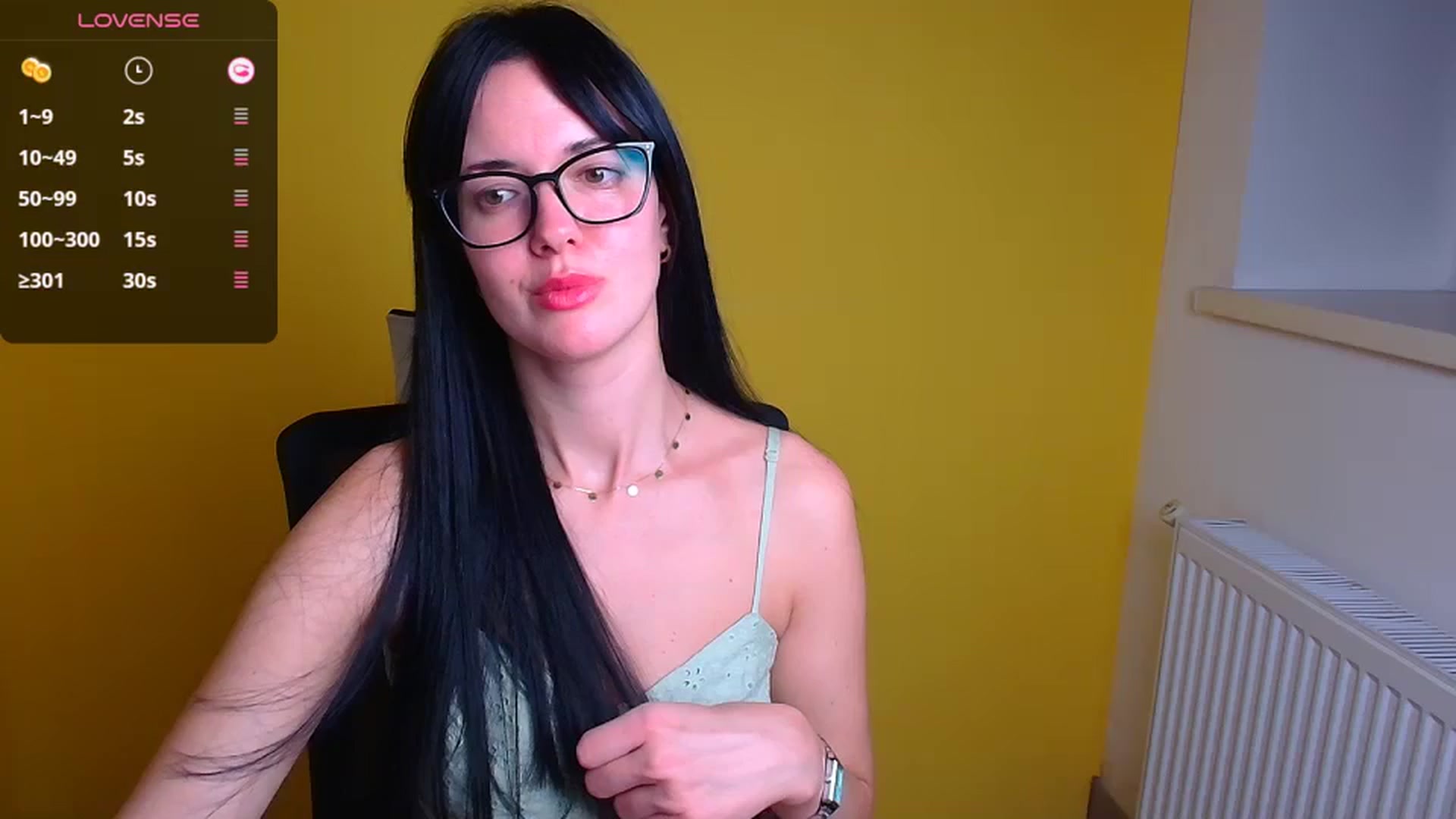 Gallery image thumbnail from Black_Red's myfreecams stream on, 10/19/2024, 09:03 image 17 of 20