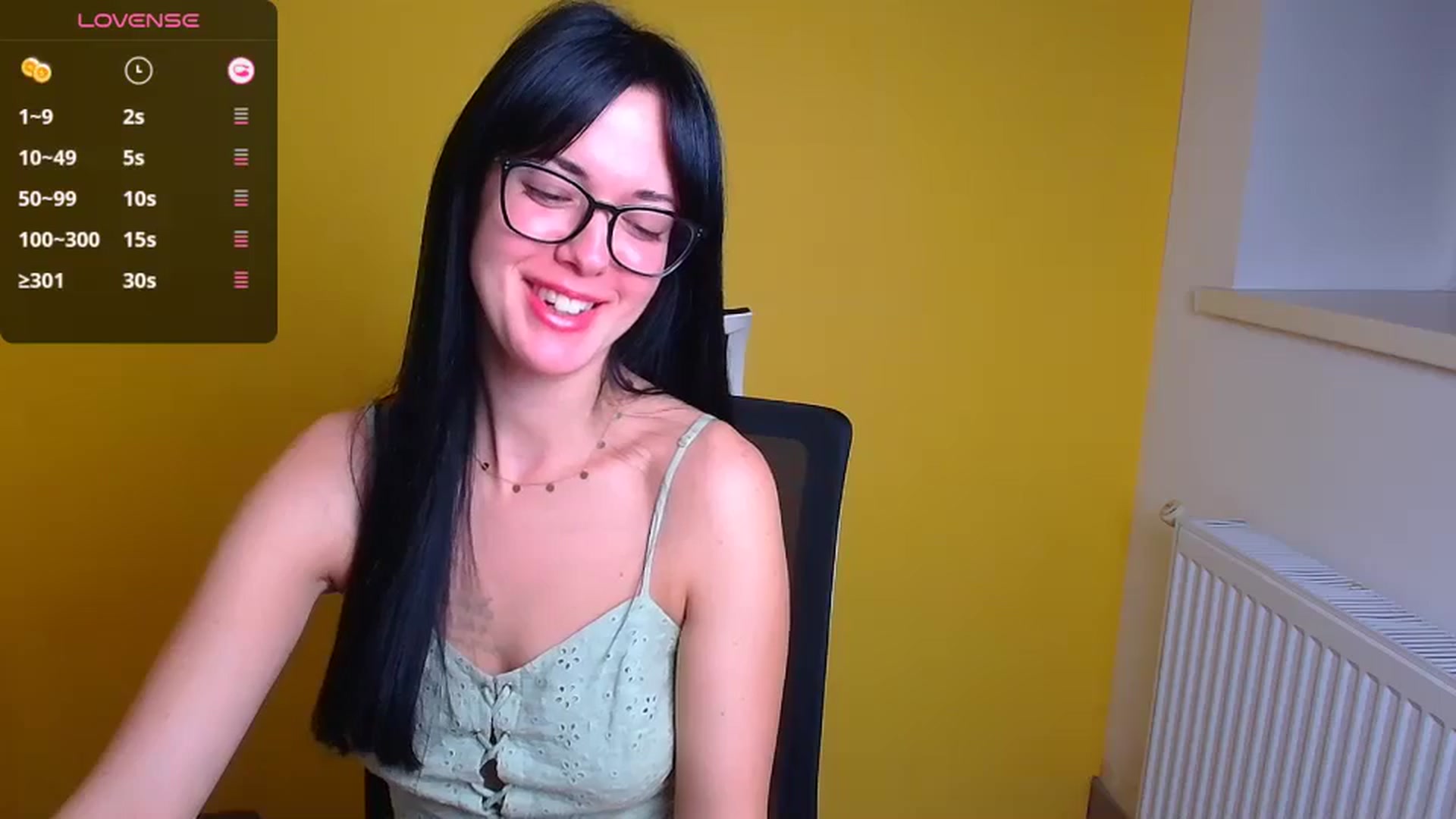 Gallery image thumbnail from Black_Red's myfreecams stream on, 10/19/2024, 09:03 image 10 of 20