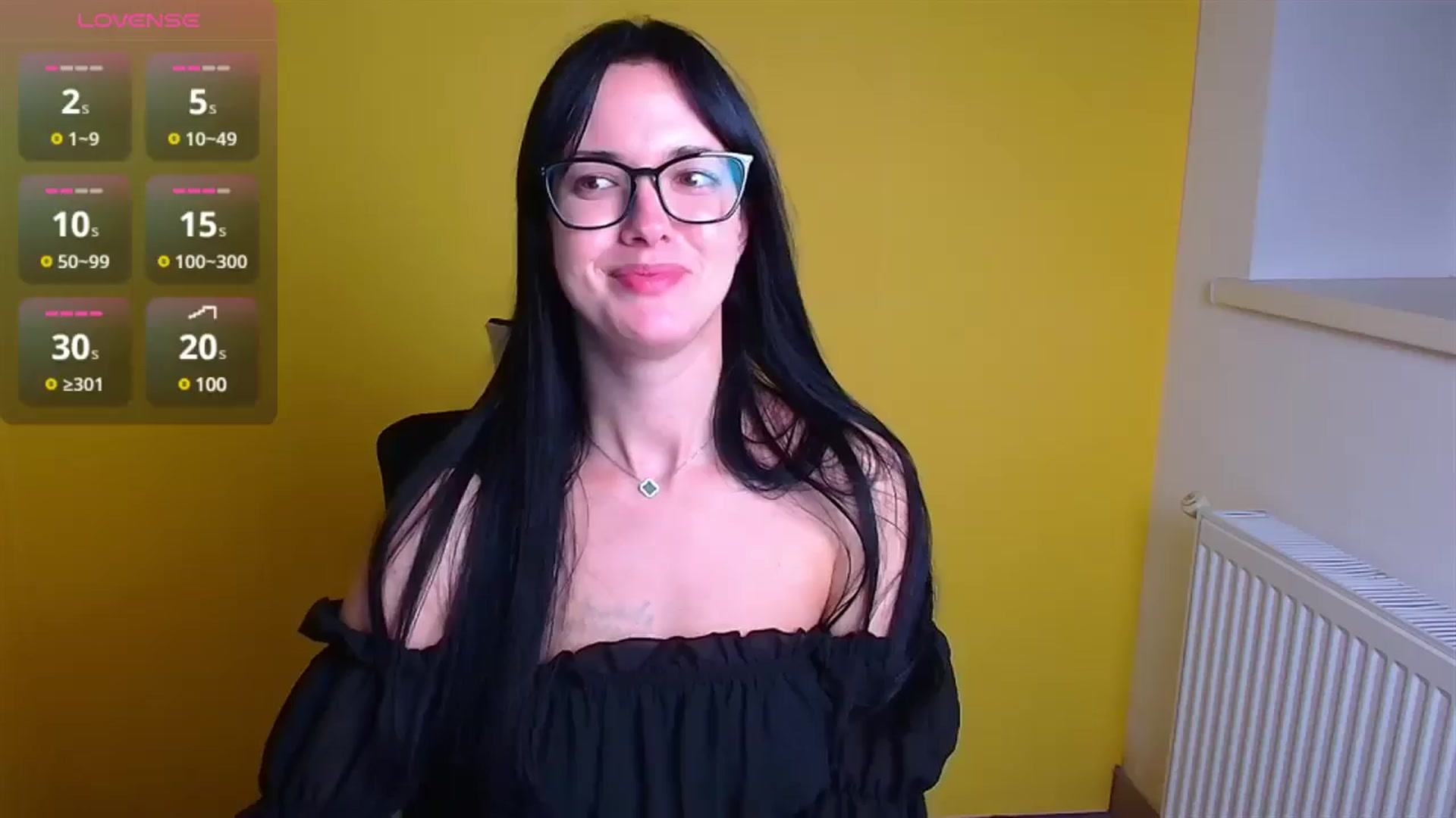 Gallery image thumbnail from Black_Red's myfreecams stream on, 11/08/2024, 17:20 image 19 of 20