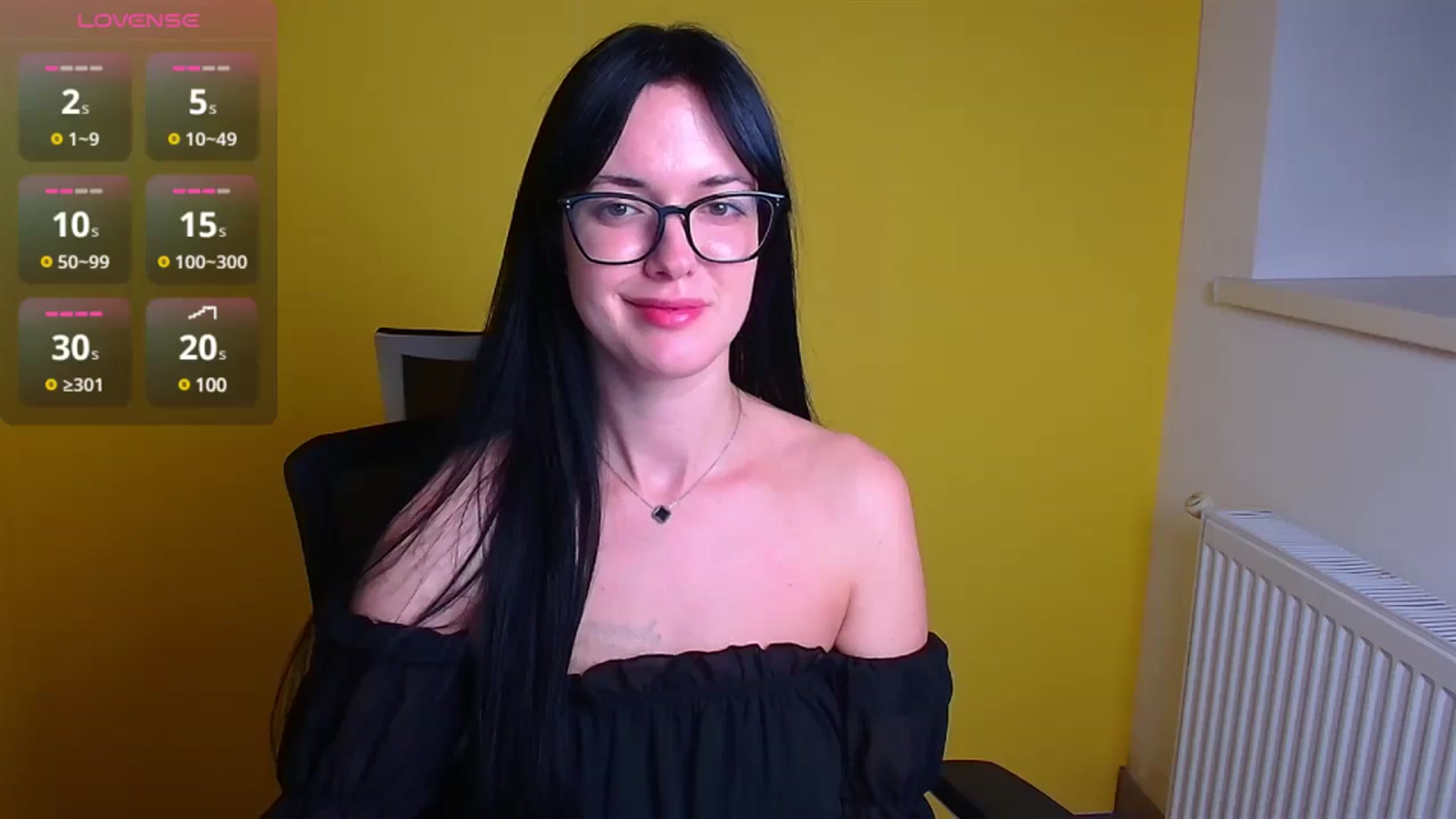 Gallery image thumbnail from Black_Red's myfreecams stream on, 11/08/2024, 17:20 image 8 of 20