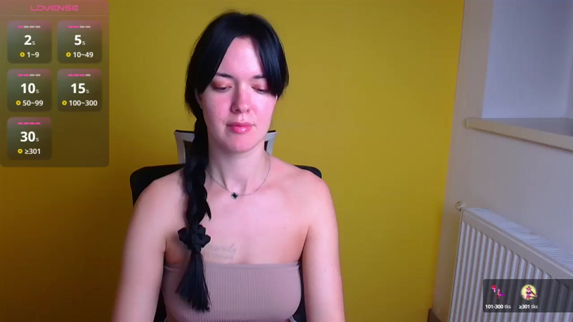 Gallery image thumbnail from Black_Red's myfreecams stream on, 11/09/2024, 07:58 image 14 of 20