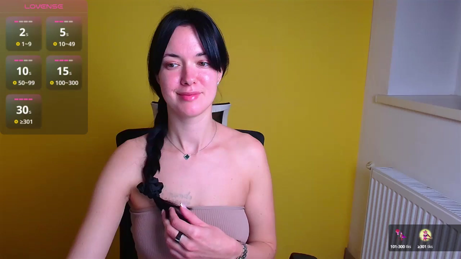 Gallery image thumbnail from Black_Red's myfreecams stream on, 11/09/2024, 07:58 image 16 of 20