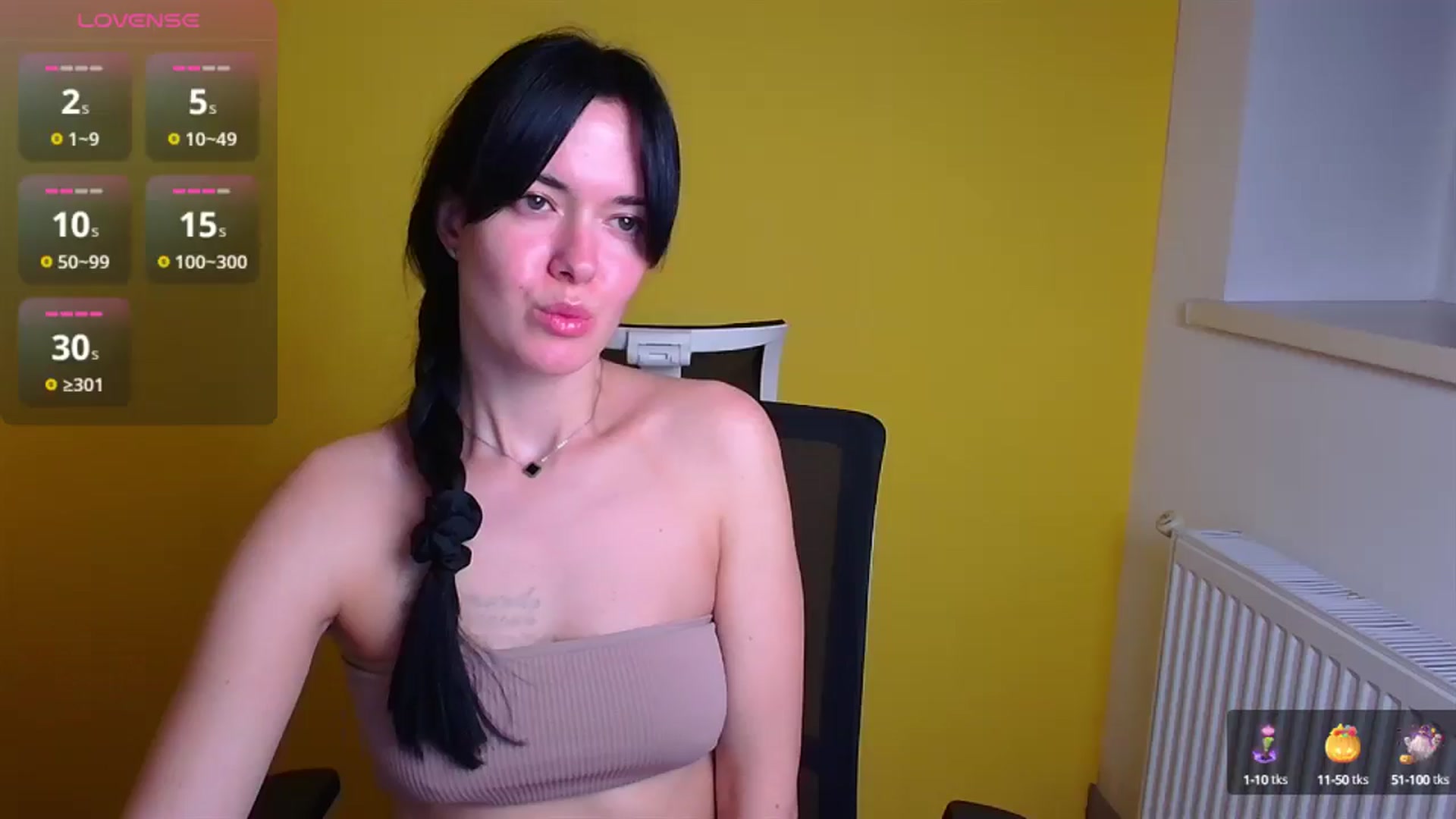 Gallery image thumbnail from Black_Red's myfreecams stream on, 11/09/2024, 07:58 image 20 of 20