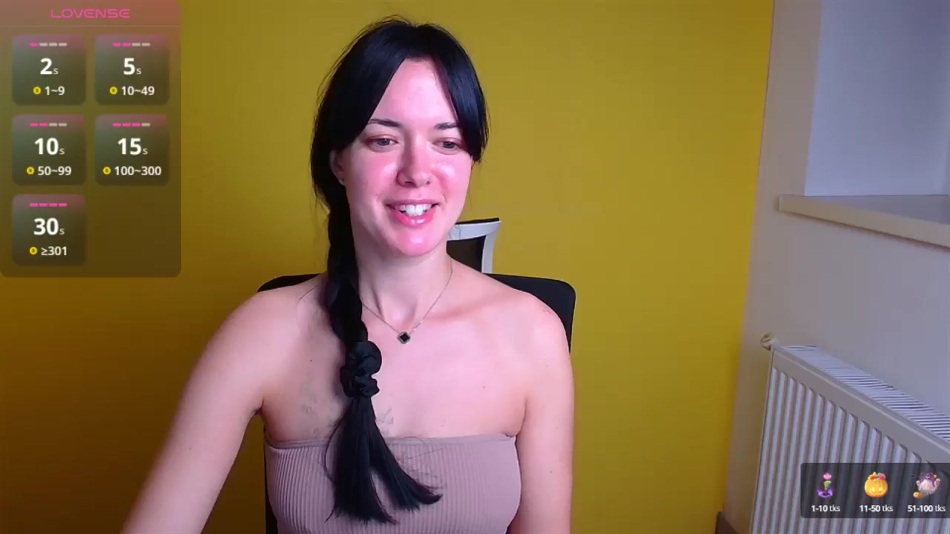 Gallery image thumbnail from Black_Red's myfreecams stream on, 11/09/2024, 08:55 image 10 of 20