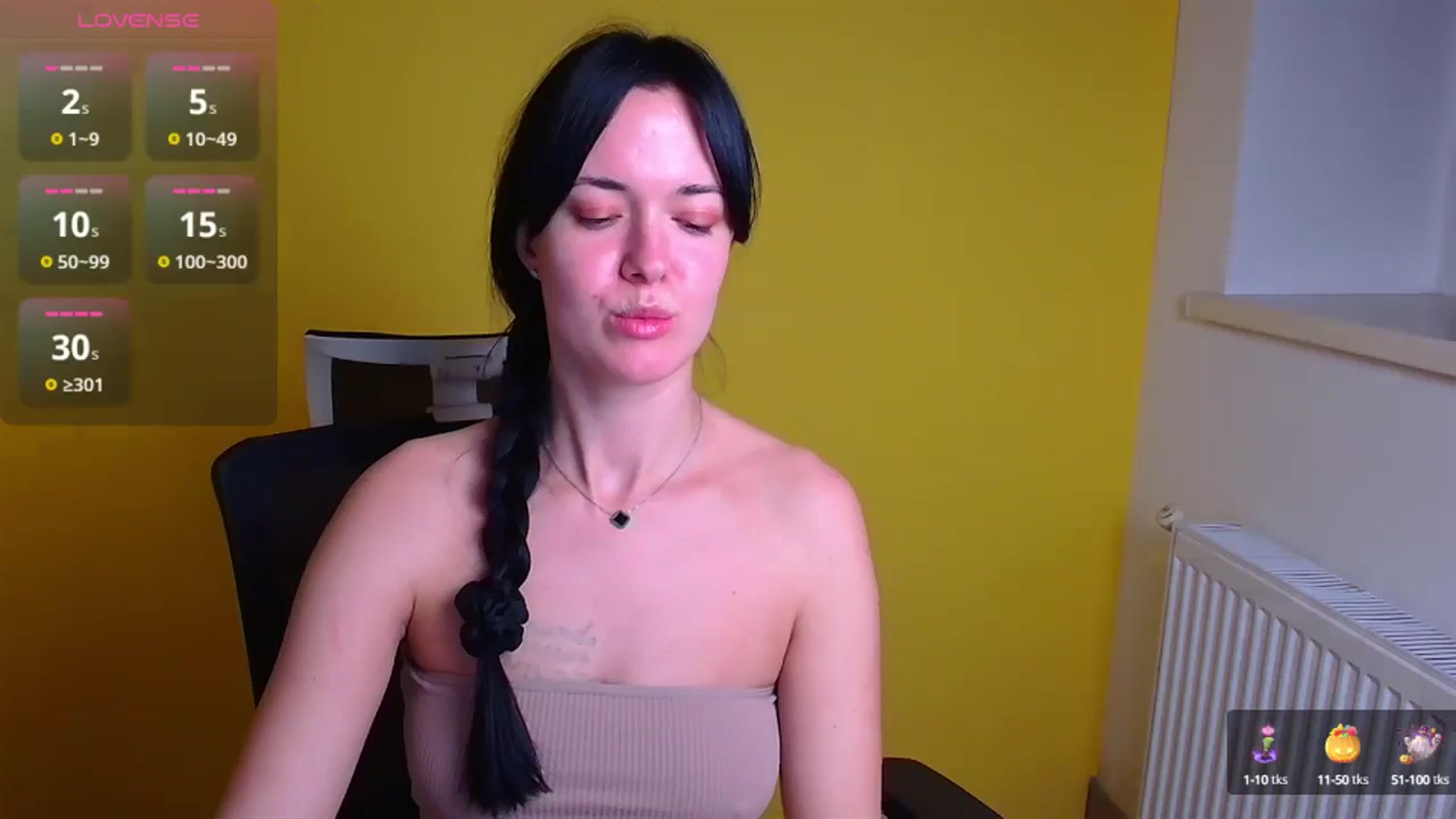 Gallery image thumbnail from Black_Red's myfreecams stream on, 11/09/2024, 11:05 image 10 of 20