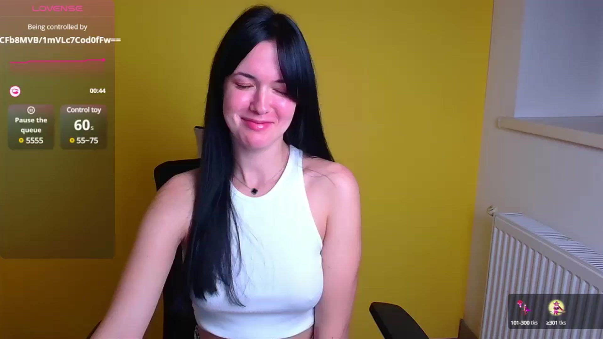 Gallery image thumbnail from Black_Red's myfreecams stream on, 11/10/2024, 10:06 image 18 of 20