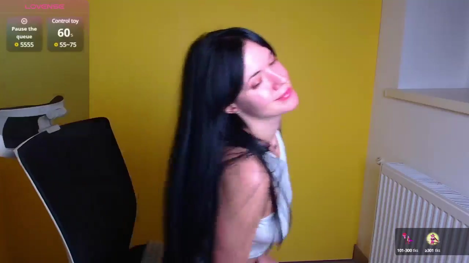 Gallery image thumbnail from Black_Red's myfreecams stream on, 11/10/2024, 13:06 image 9 of 20