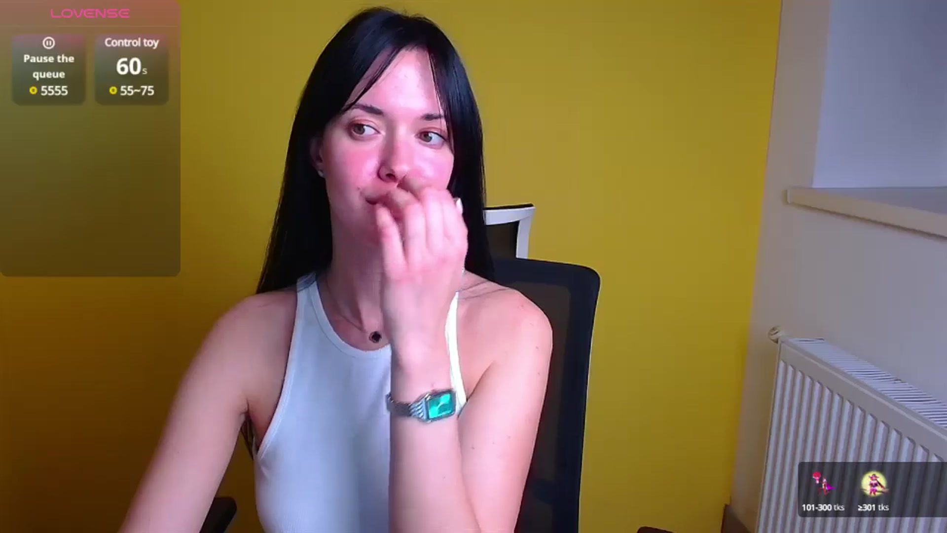 Gallery image thumbnail from Black_Red's myfreecams stream on, 11/10/2024, 19:37 image 19 of 20