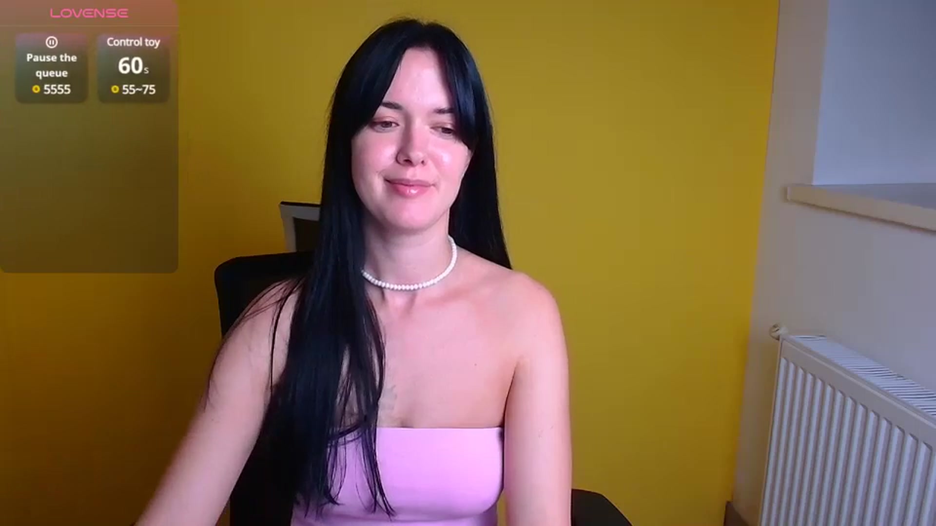 Gallery image thumbnail from Black_Red's myfreecams stream on, 11/14/2024, 14:18 image 16 of 20
