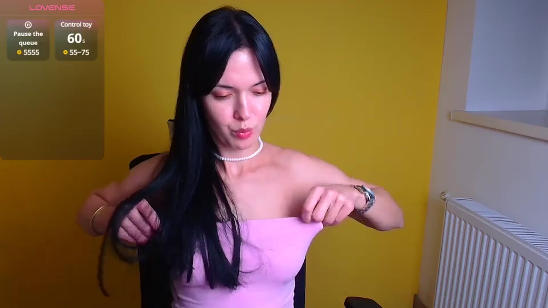 Gallery image thumbnail from Black_Red's myfreecams stream on, 11/14/2024, 15:13 image 15 of 20