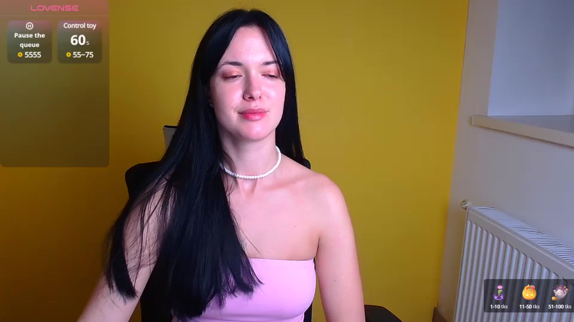 Gallery image thumbnail from Black_Red's myfreecams stream on, 11/14/2024, 15:13 image 19 of 20
