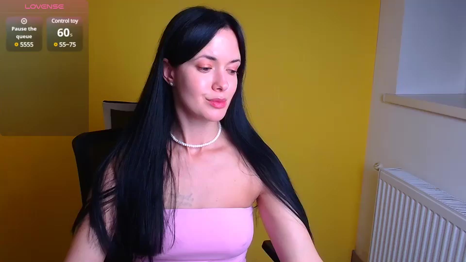 Gallery image thumbnail from Black_Red's myfreecams stream on, 11/14/2024, 15:13 image 5 of 20