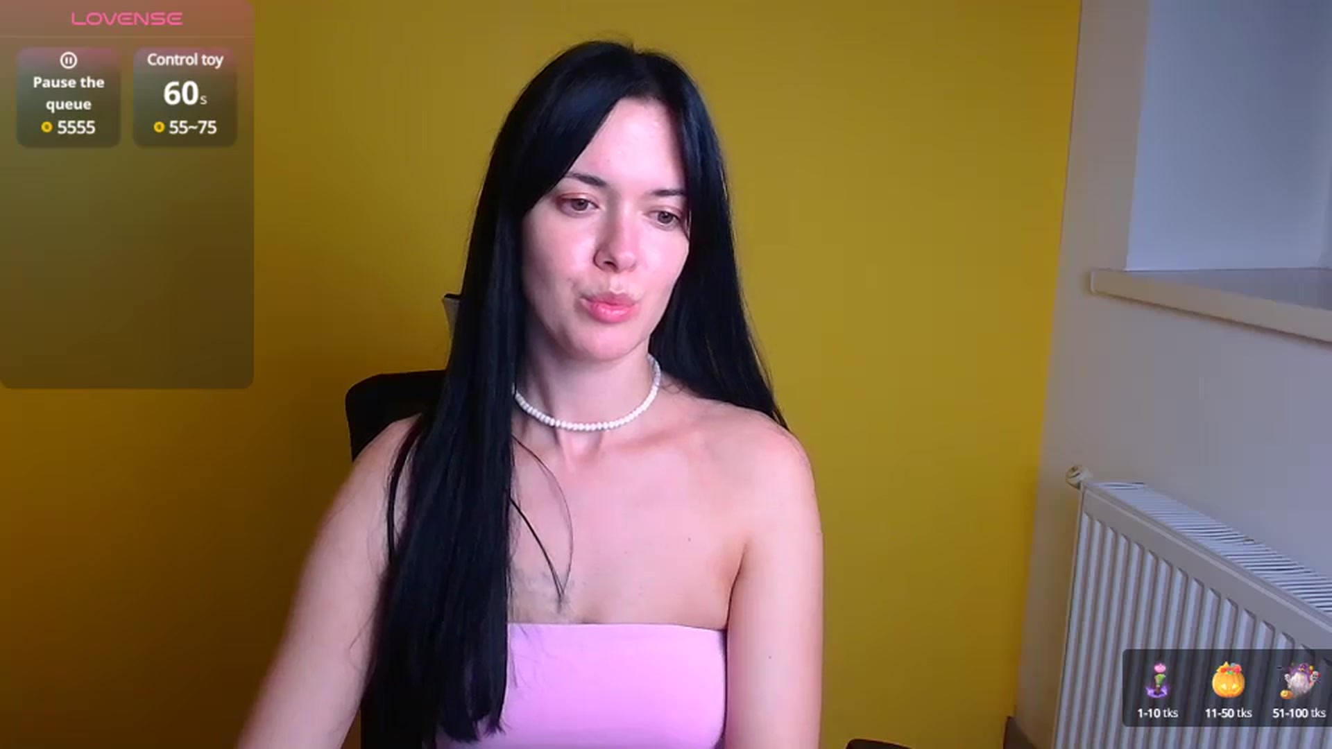Gallery image thumbnail from Black_Red's myfreecams stream on, 11/14/2024, 17:30 image 20 of 20