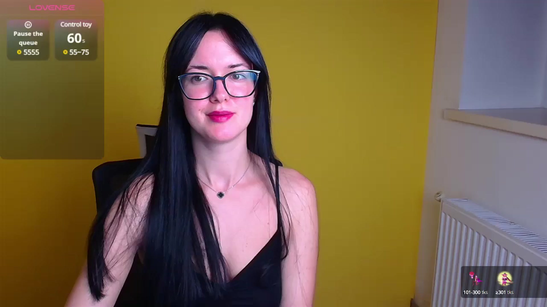 Gallery image thumbnail from Black_Red's myfreecams stream on, 11/15/2024, 14:50 image 1 of 20