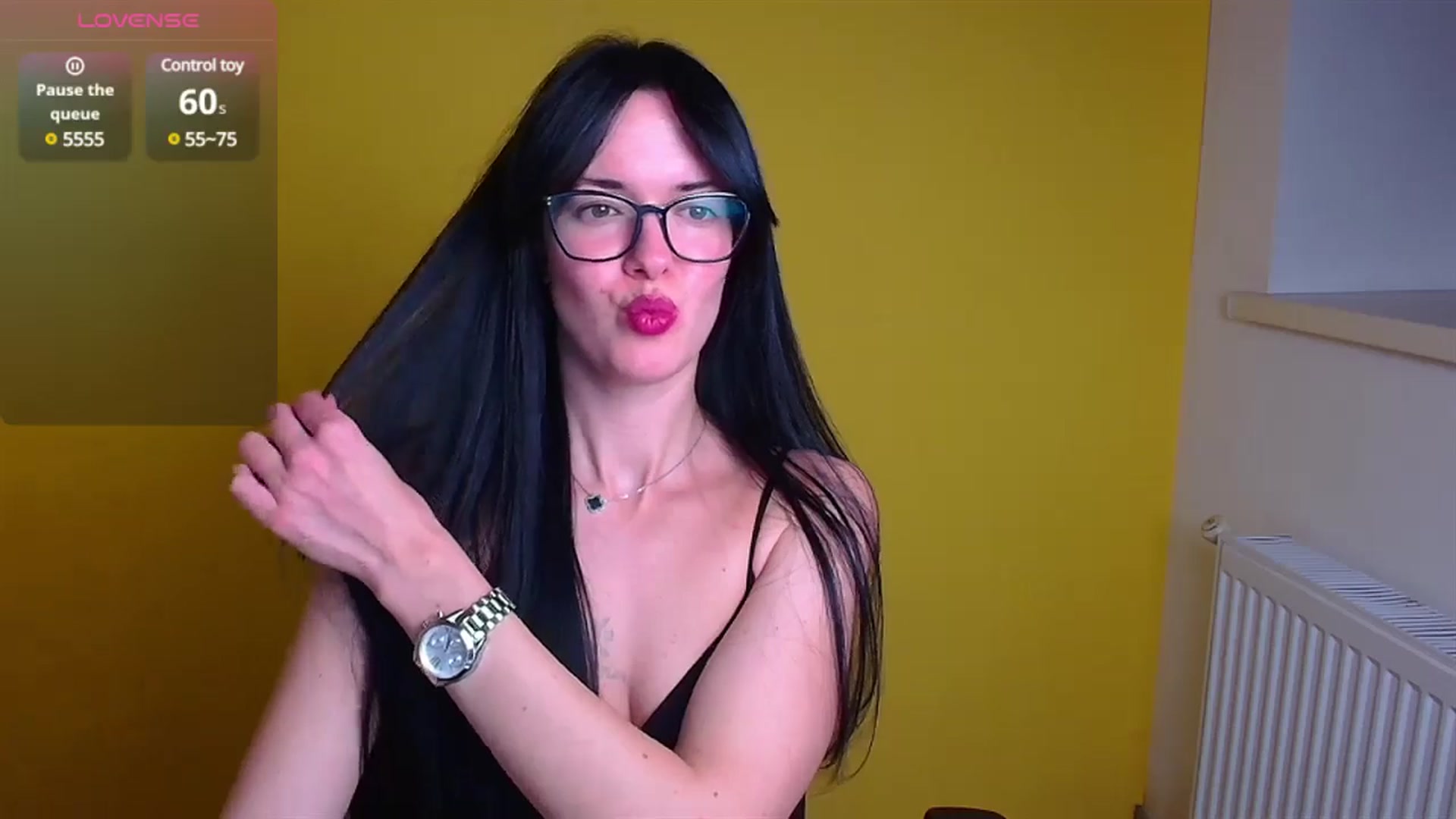 Gallery image thumbnail from Black_Red's myfreecams stream on, 11/15/2024, 16:01 image 5 of 20