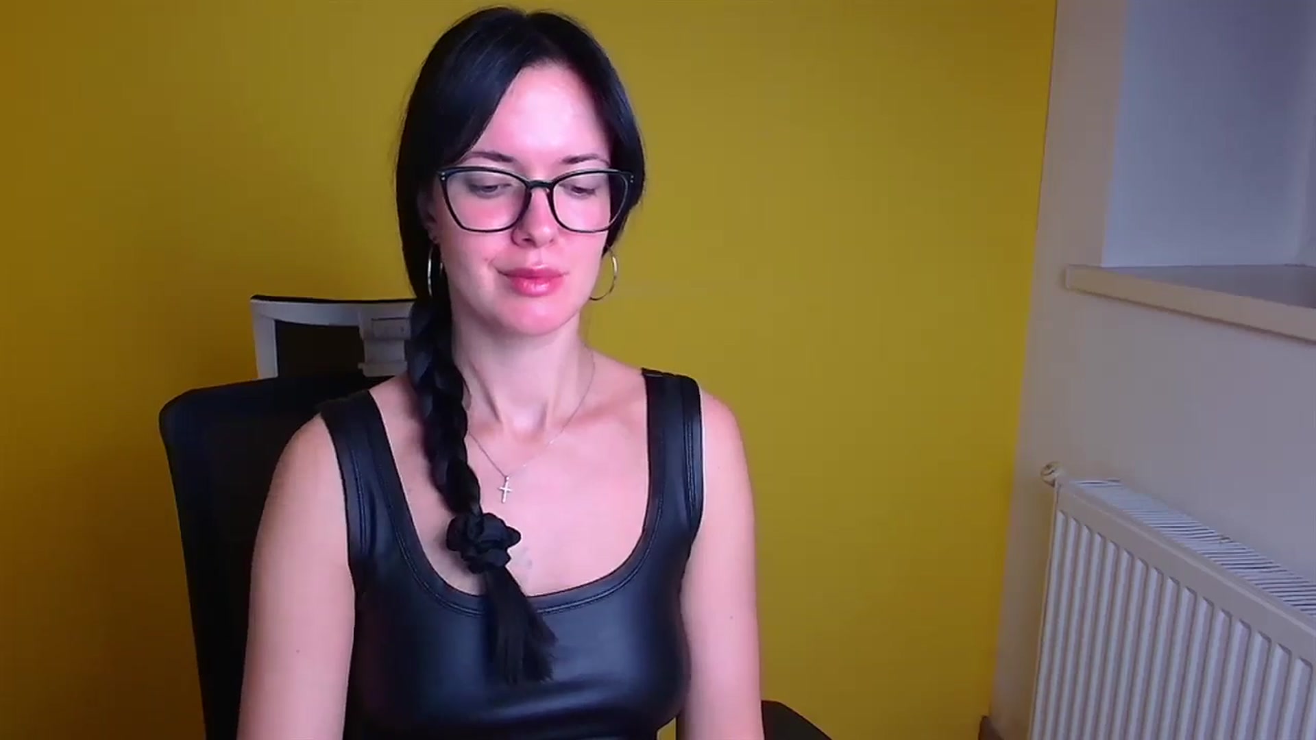 Gallery image thumbnail from Black_Red's myfreecams stream on, 11/17/2024, 07:32 image 9 of 20