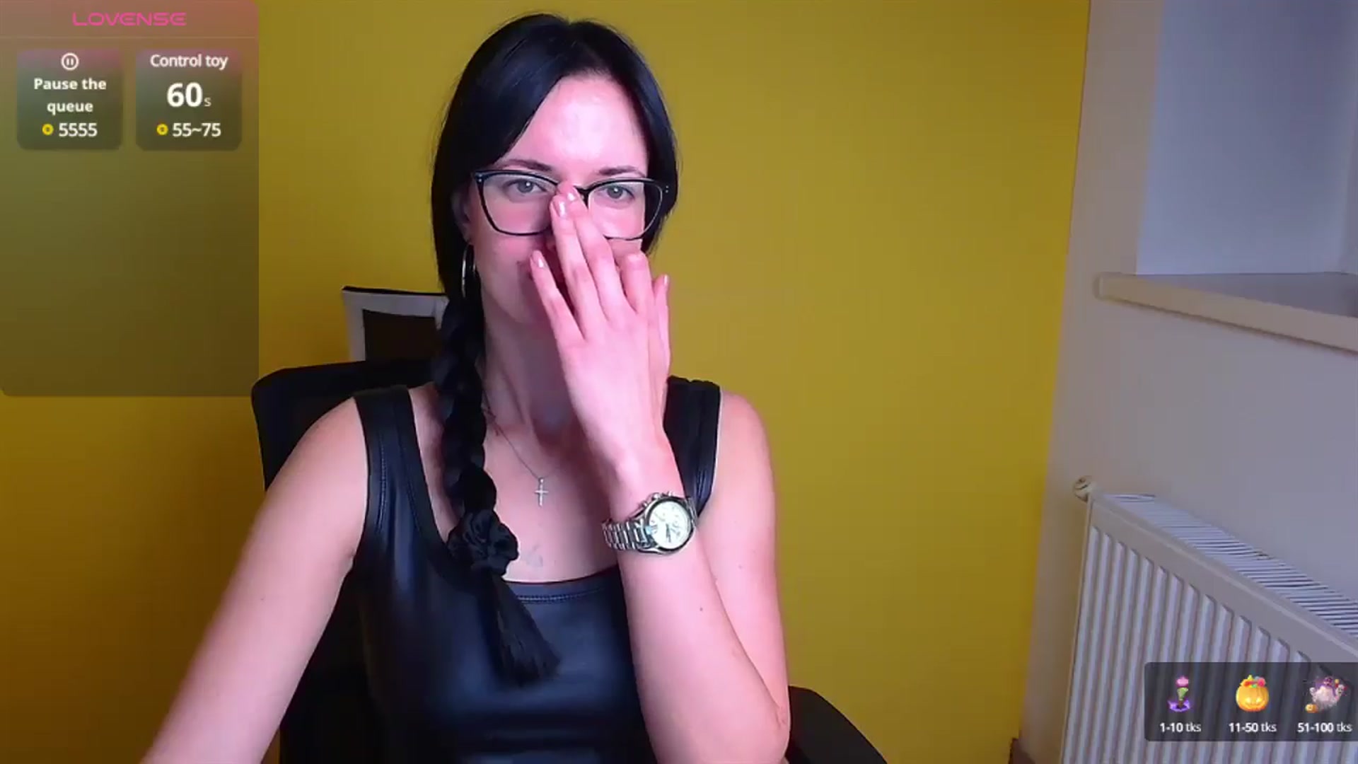 Gallery image thumbnail from Black_Red's myfreecams stream on, 11/17/2024, 08:17 image 7 of 20