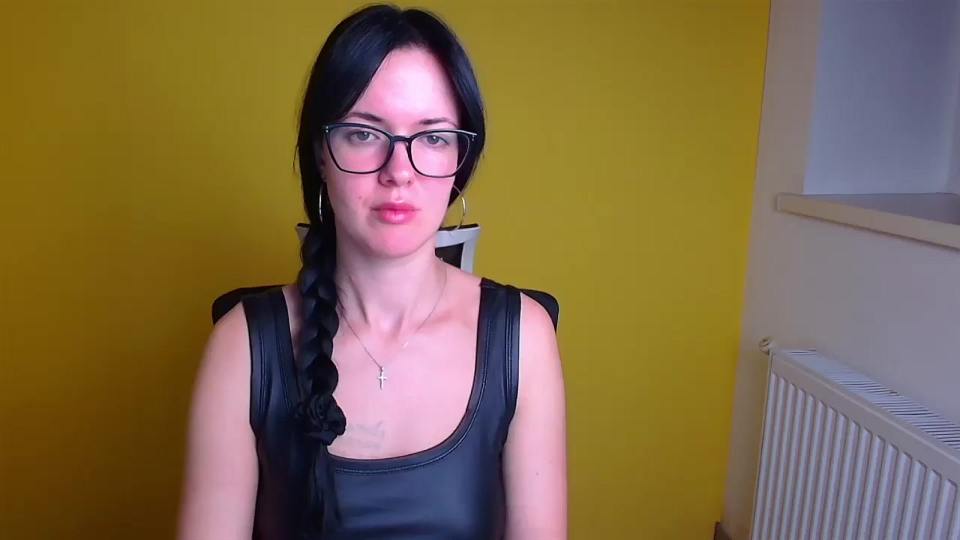 Gallery image thumbnail from Black_Red's myfreecams stream on, 11/17/2024, 08:17 image 1 of 20