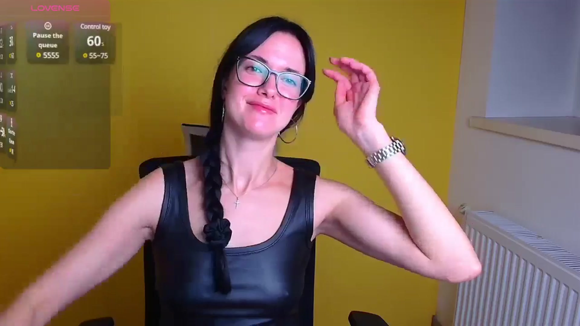 Gallery image thumbnail from Black_Red's myfreecams stream on, 11/17/2024, 08:17 image 19 of 20