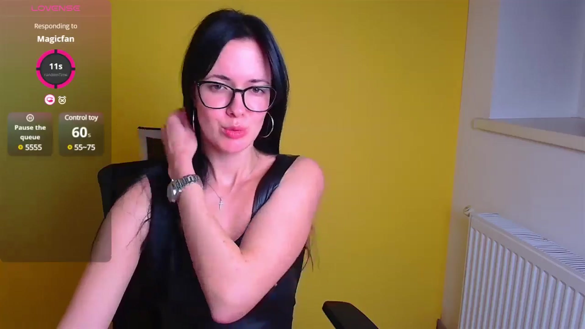 Gallery image thumbnail from Black_Red's myfreecams stream on, 11/17/2024, 11:03 image 14 of 20