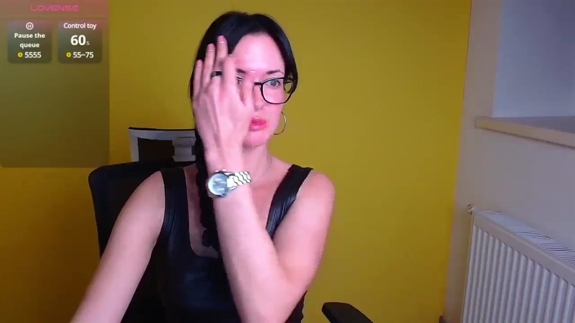 Gallery image thumbnail from Black_Red's myfreecams stream on, 11/17/2024, 11:03 image 2 of 20