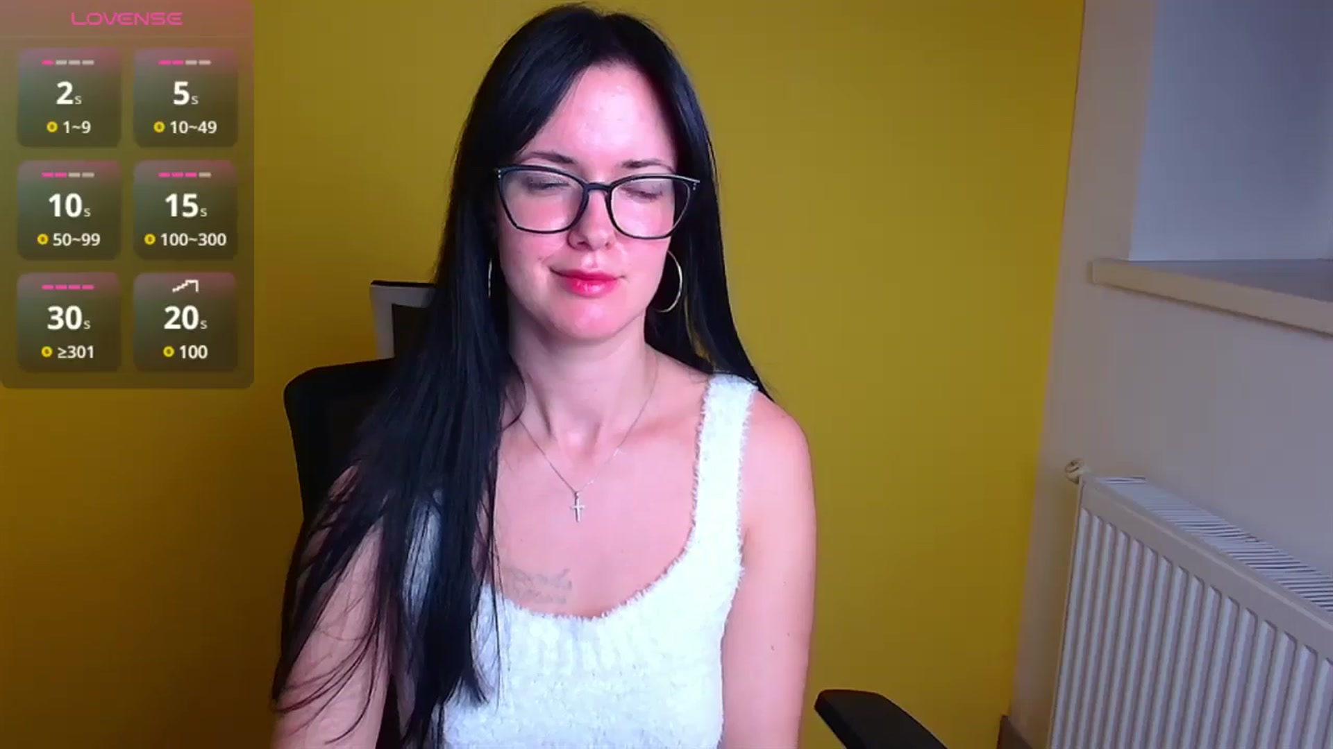 Gallery image thumbnail from Black_Red's myfreecams stream on, 11/17/2024, 11:52 image 4 of 20