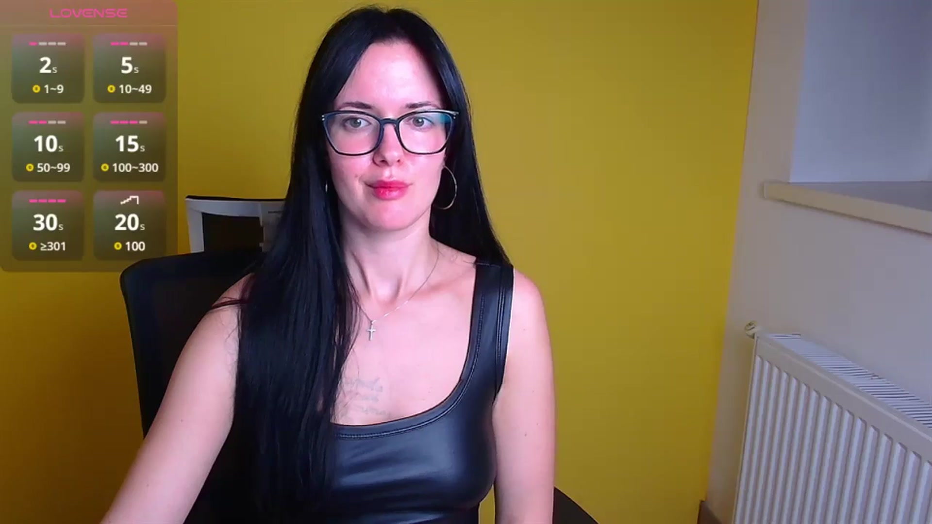 Gallery image thumbnail from Black_Red's myfreecams stream on, 11/17/2024, 11:52 image 11 of 20