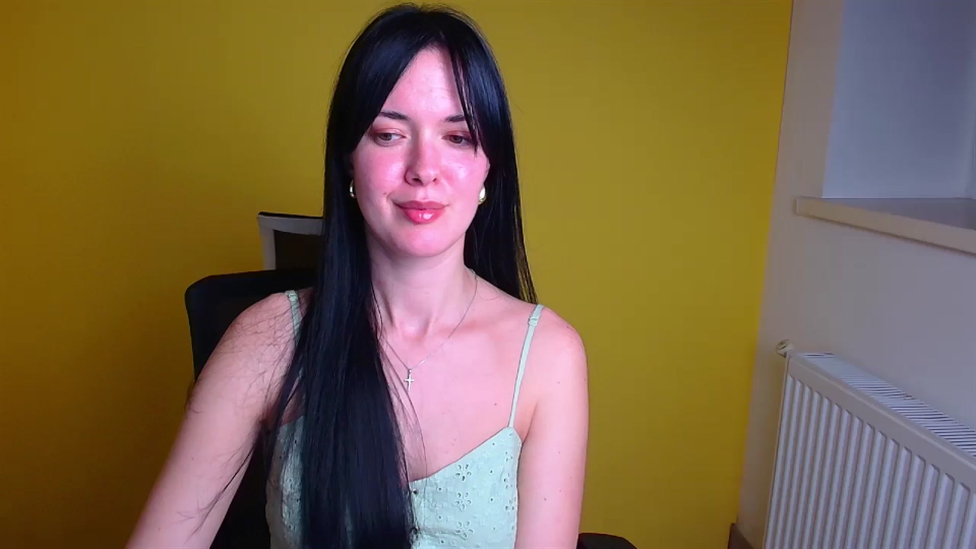 Gallery image thumbnail from Black_Red's myfreecams stream on, 11/18/2024, 19:39 image 10 of 20