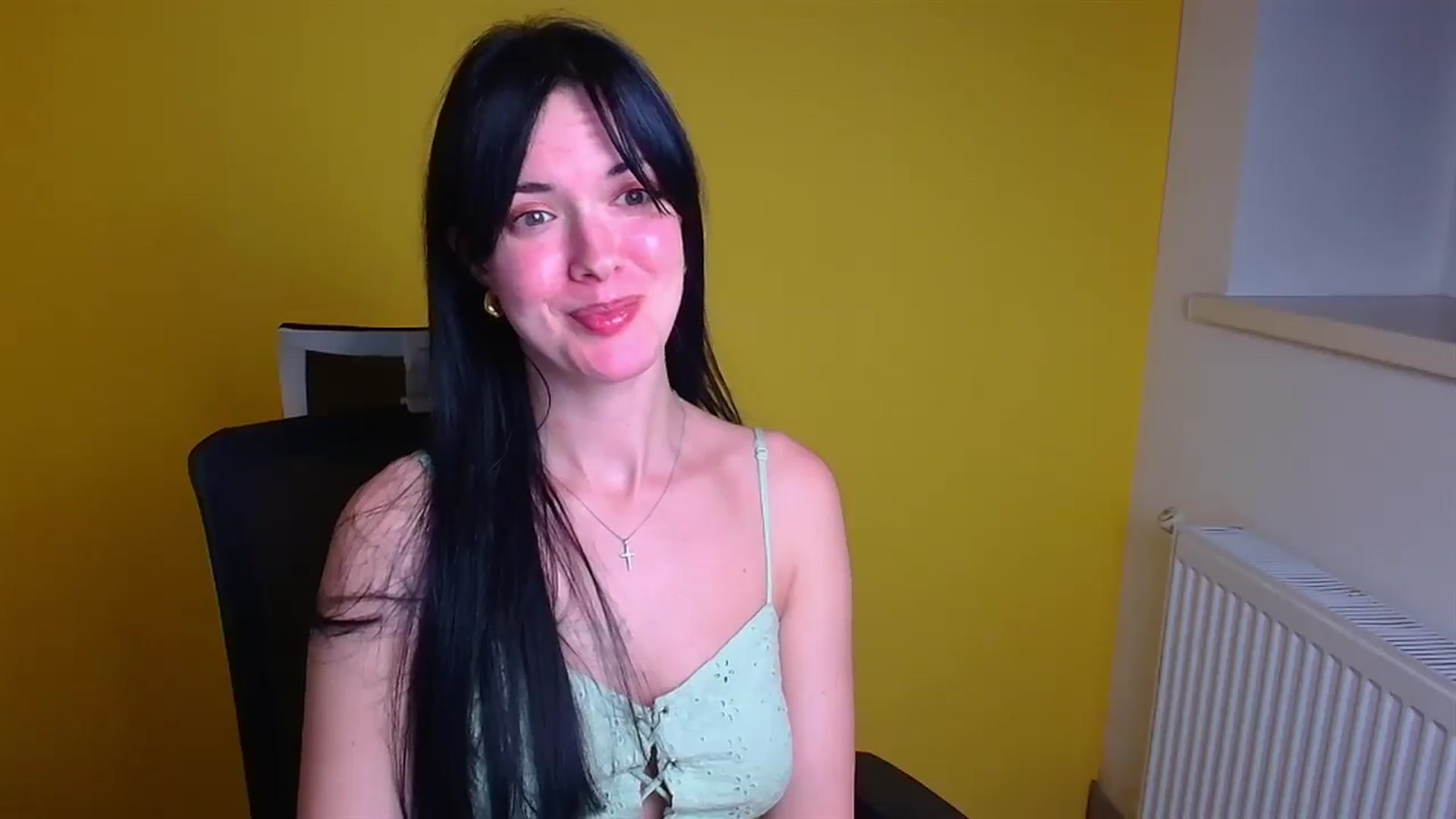 Gallery image thumbnail from Black_Red's myfreecams stream on, 11/18/2024, 19:39 image 9 of 20