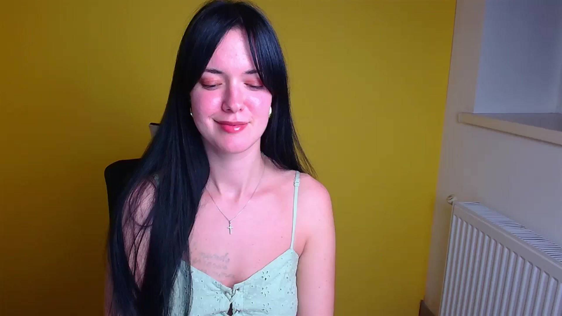 Gallery image thumbnail from Black_Red's myfreecams stream on, 11/18/2024, 19:39 image 2 of 20