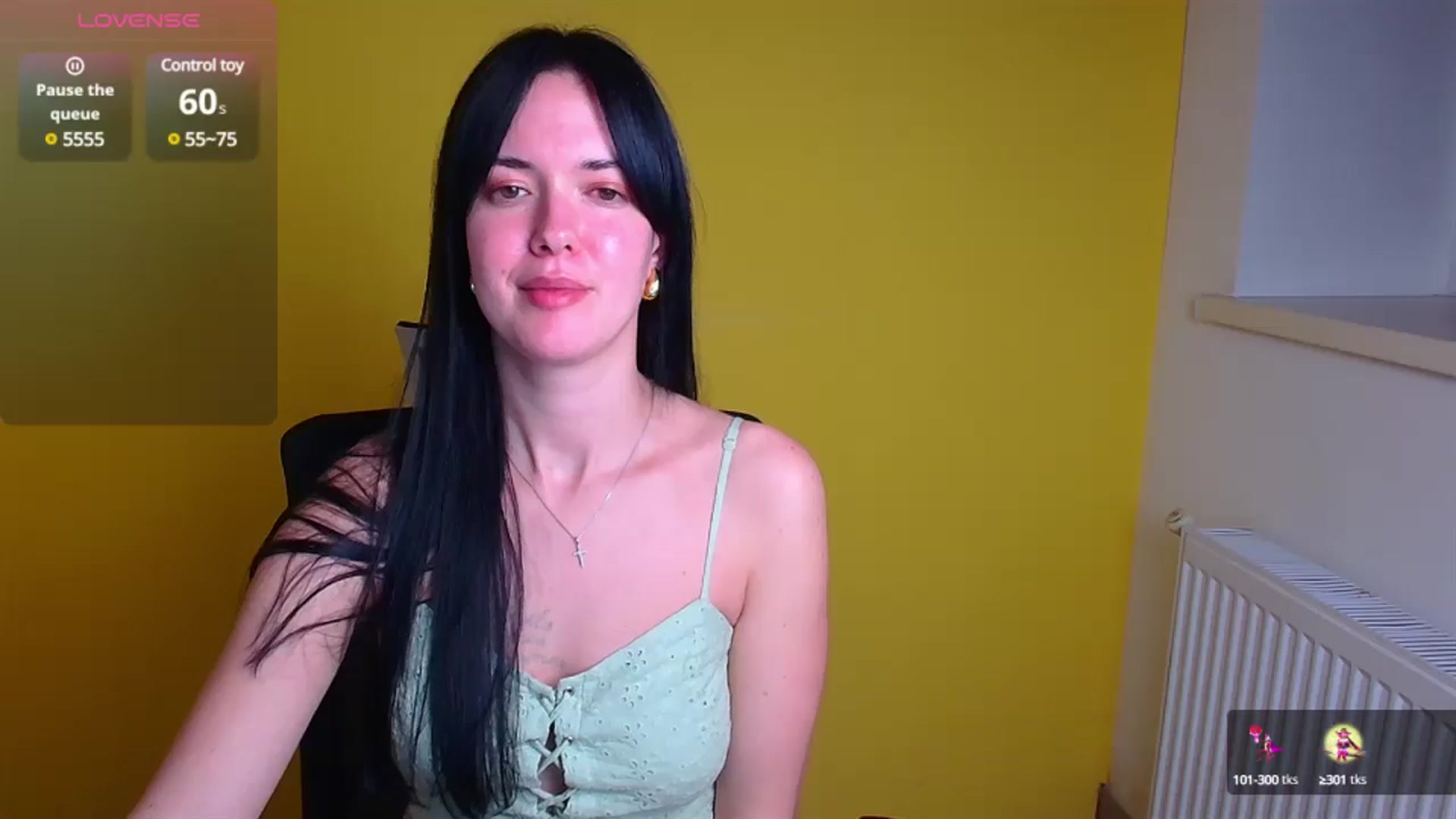Gallery image thumbnail from Black_Red's myfreecams stream on, 11/18/2024, 20:42 image 13 of 20