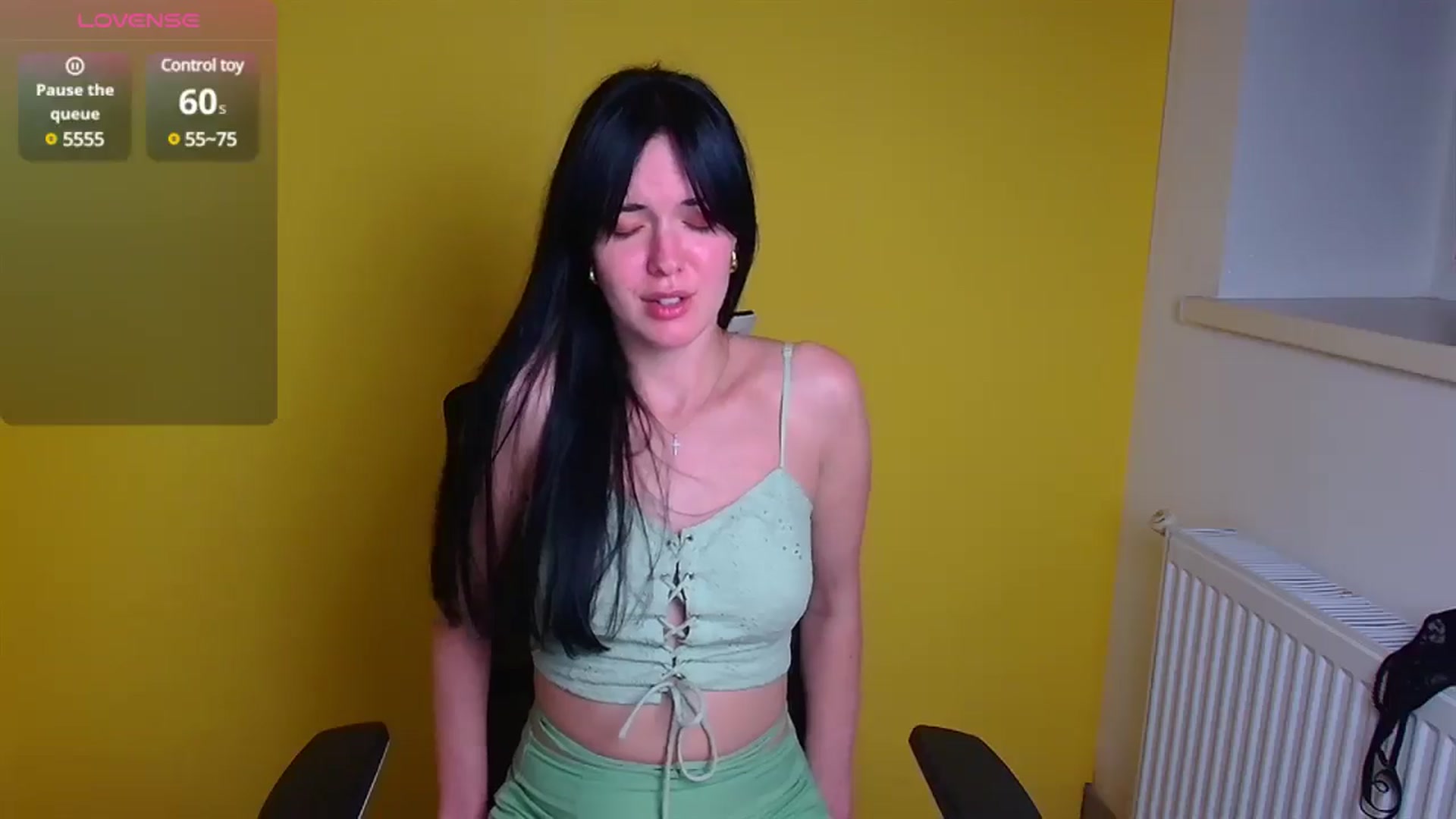Gallery image thumbnail from Black_Red's myfreecams stream on, 11/18/2024, 21:54 image 13 of 20