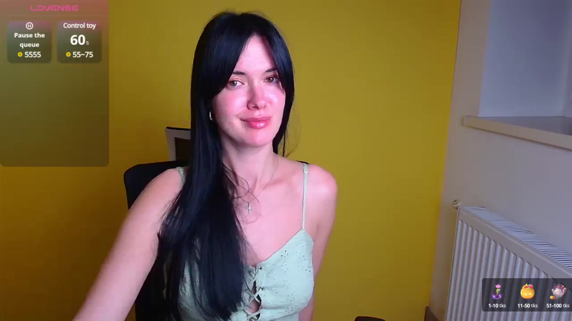 Gallery image thumbnail from Black_Red's myfreecams stream on, 11/18/2024, 21:54 image 8 of 20