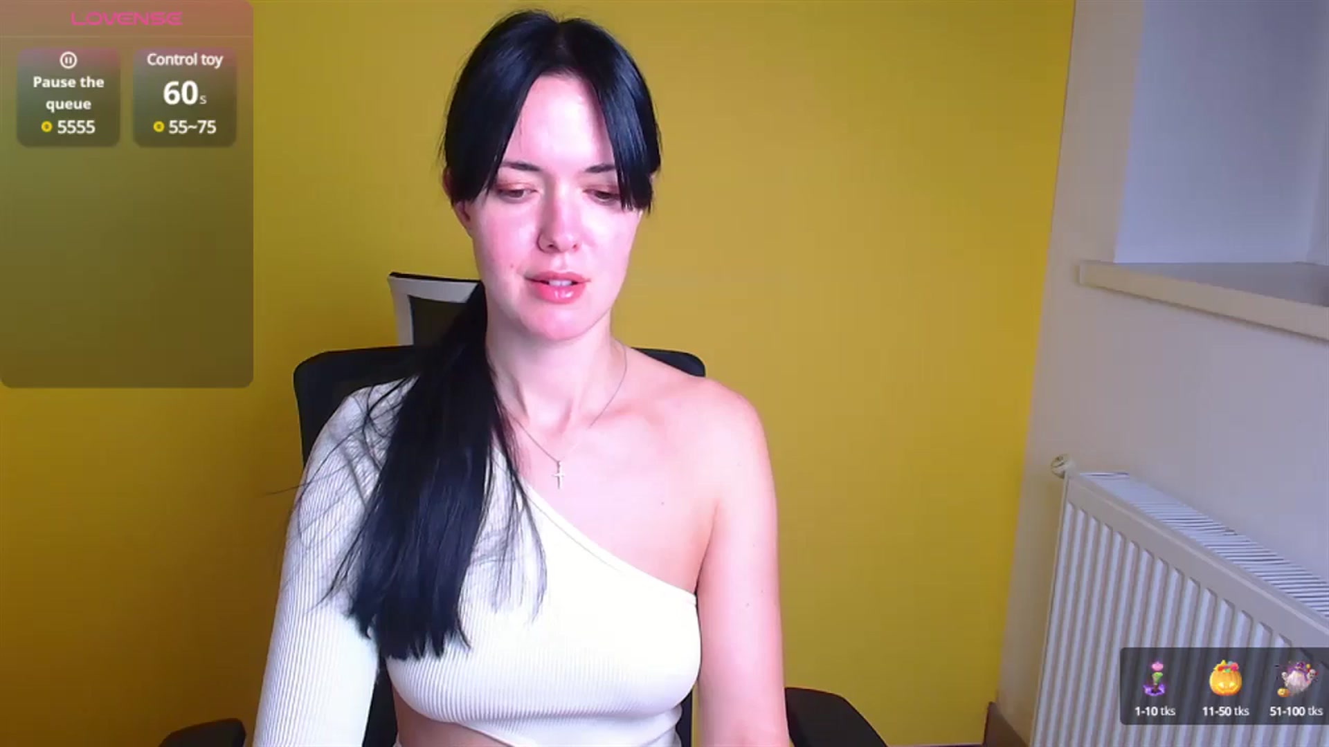 Gallery image thumbnail from Black_Red's myfreecams stream on, 11/20/2024, 12:55 image 18 of 20