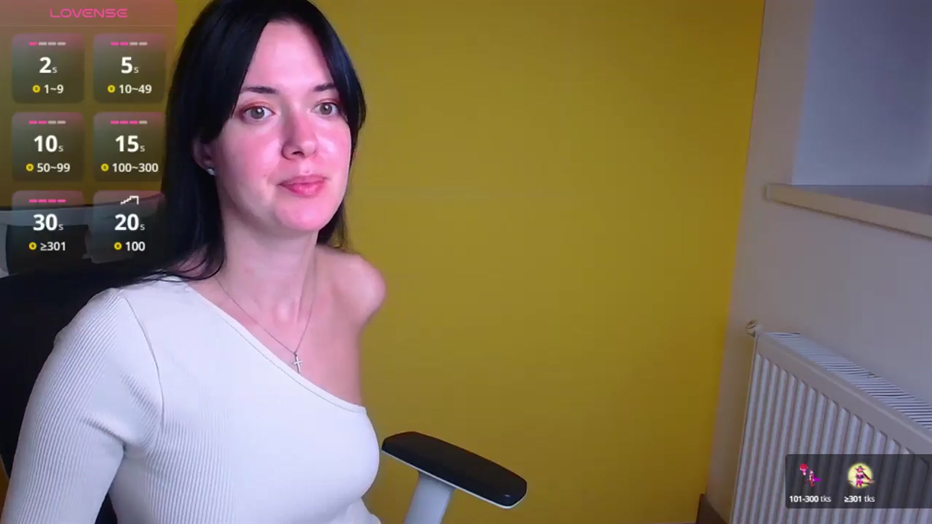 Gallery image thumbnail from Black_Red's myfreecams stream on, 11/20/2024, 16:10 image 7 of 20
